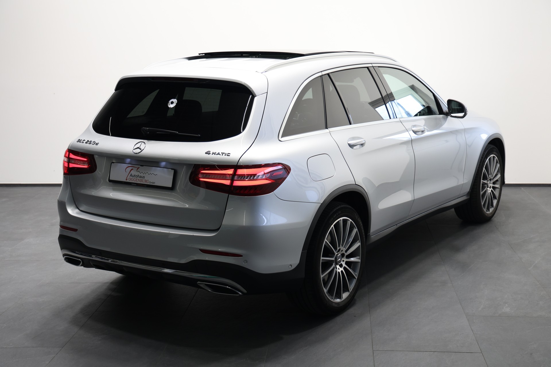 MERCEDES-BENZ GLC 250 d AMG Line 4Matic 9G-Tronic *CH-Fahrzeug*AHK 2500kg*-image-7