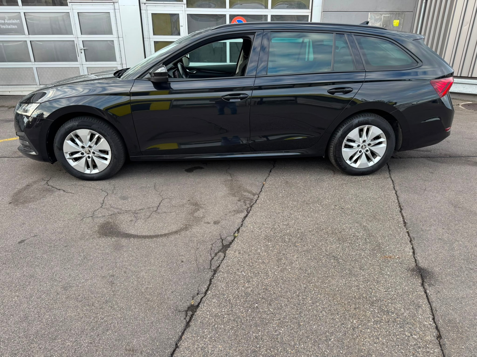 SKODA Octavia Combi 2.0 TDI DSG Ambition 4x4-image-3