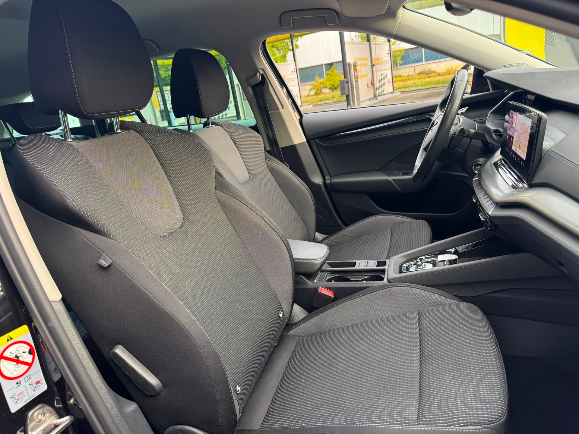 SKODA Octavia Combi 2.0 TDI DSG Ambition 4x4-image-12
