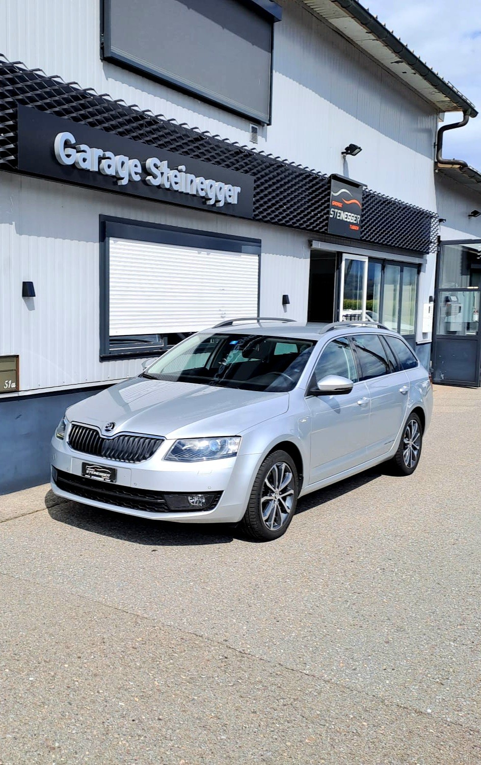 SKODA Octavia Combi 1.8 TSI Style 4x4 DSG inkl. AHK-image-0