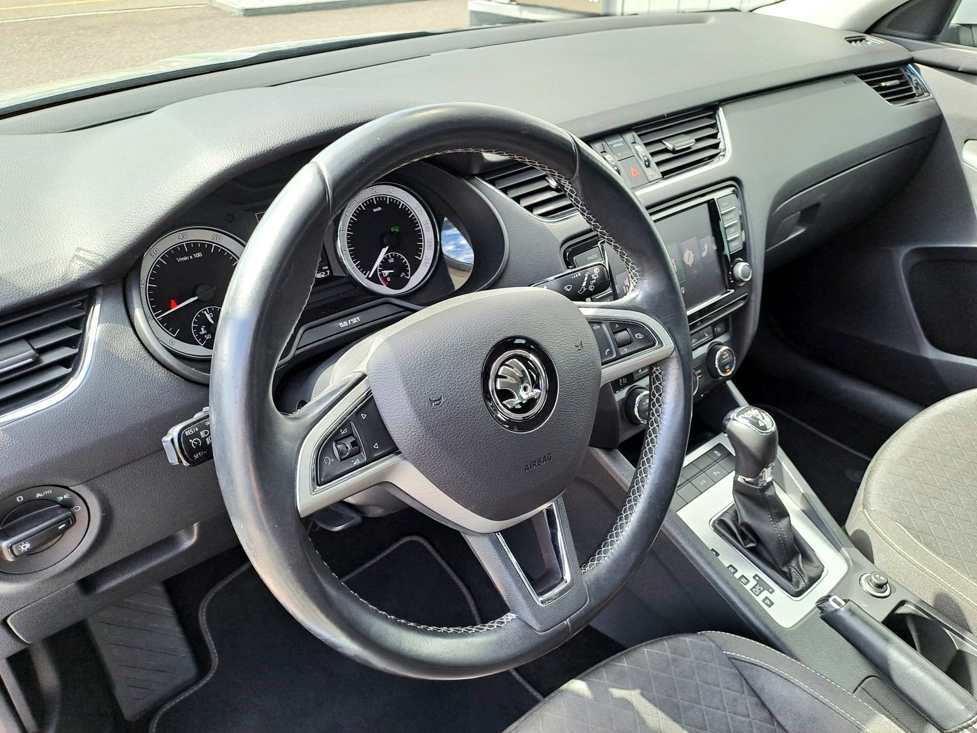 SKODA Octavia Combi 1.8 TSI Style 4x4 DSG inkl. AHK-image-9