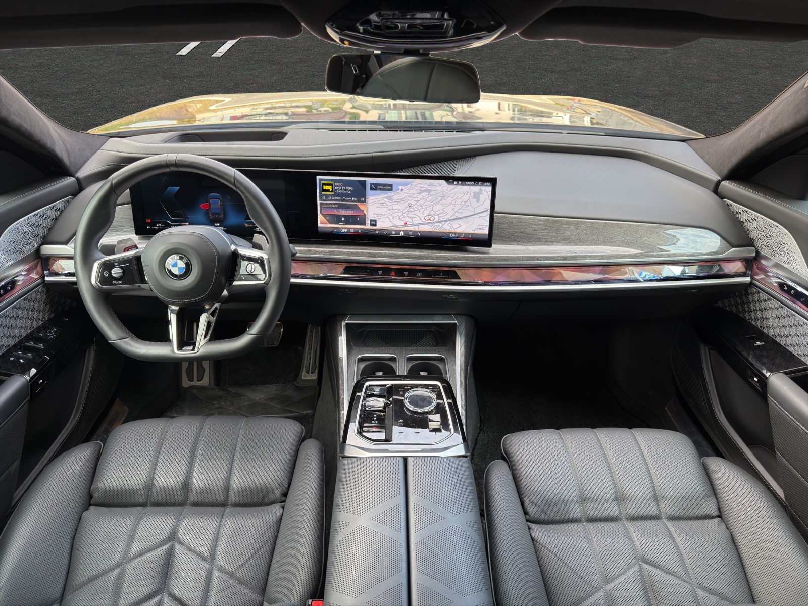 BMW 740d xDrive / CH Auslieferung mit Gratis Service-image-8