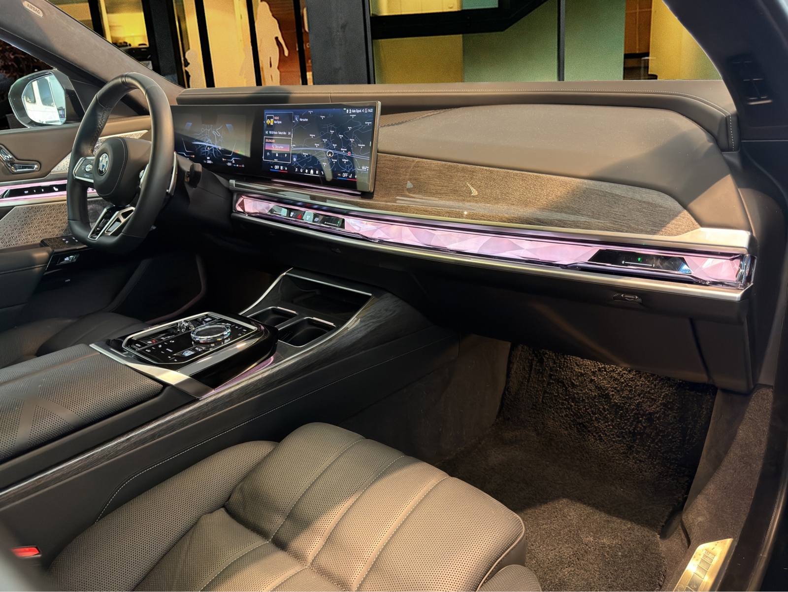 BMW 740d xDrive / CH Auslieferung mit Gratis Service-image-10