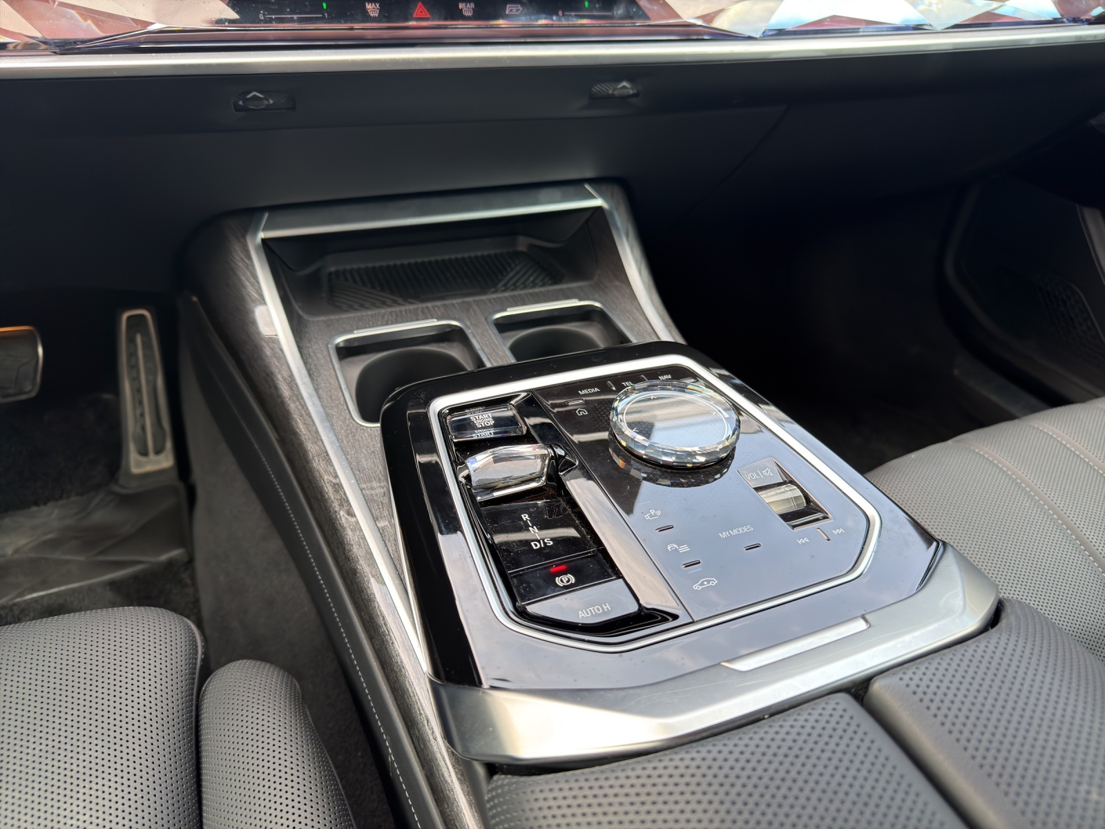 BMW 740d xDrive / CH Auslieferung mit Gratis Service-image-12