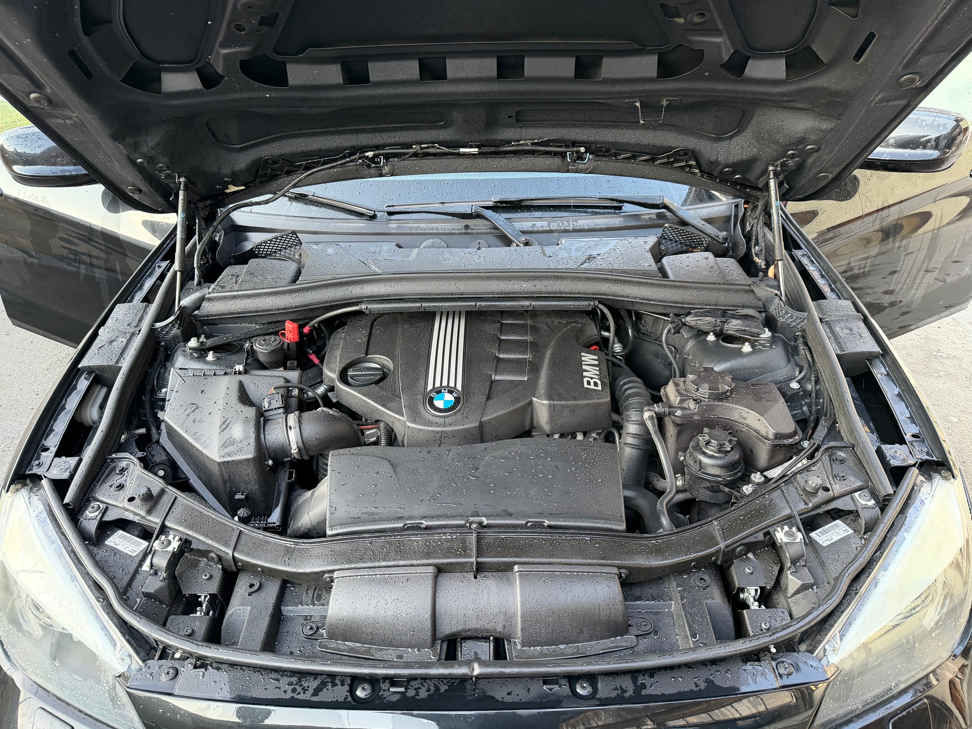 BMW 18d xDrive-image-1