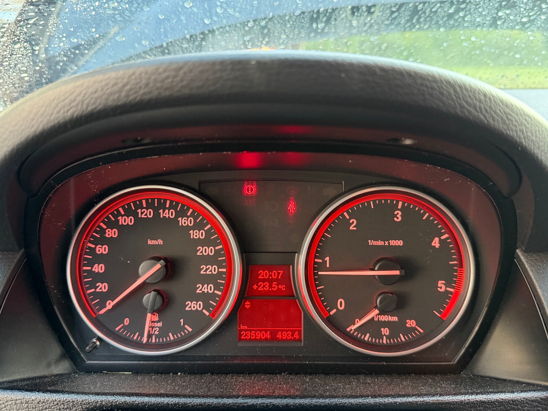 BMW 18d xDrive-image-0