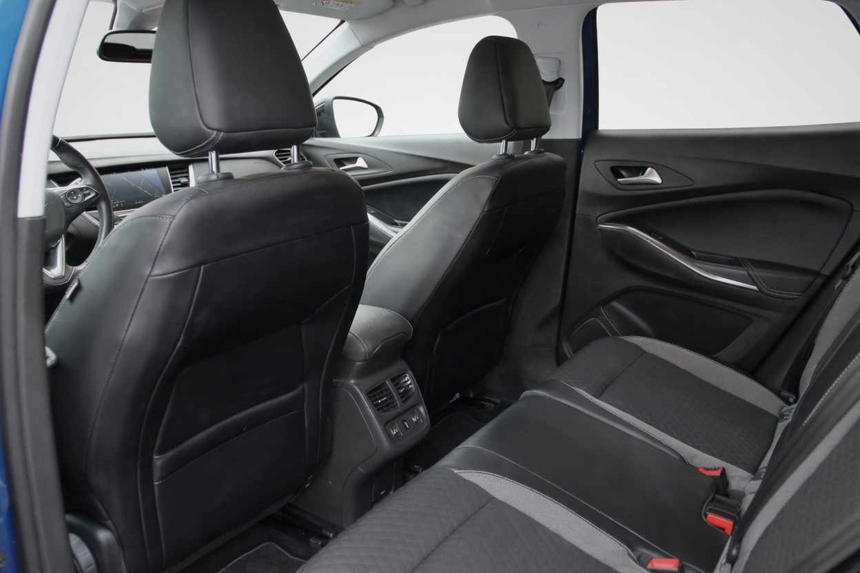 OPEL Grandland X 1.2i TP Ultimate Automatik-image-9