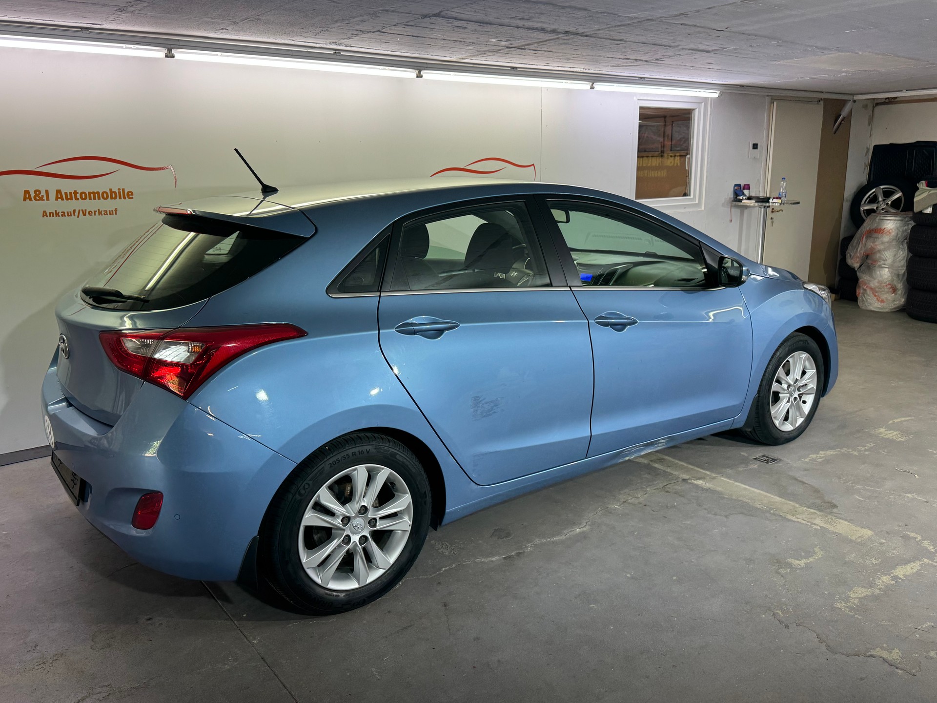 HYUNDAI i30 1.6 GDI Style Automatic-image-2