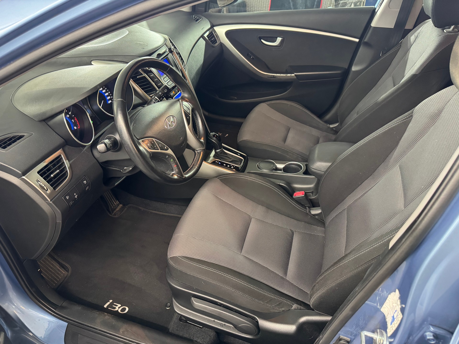 HYUNDAI i30 1.6 GDI Style Automatic-image-10