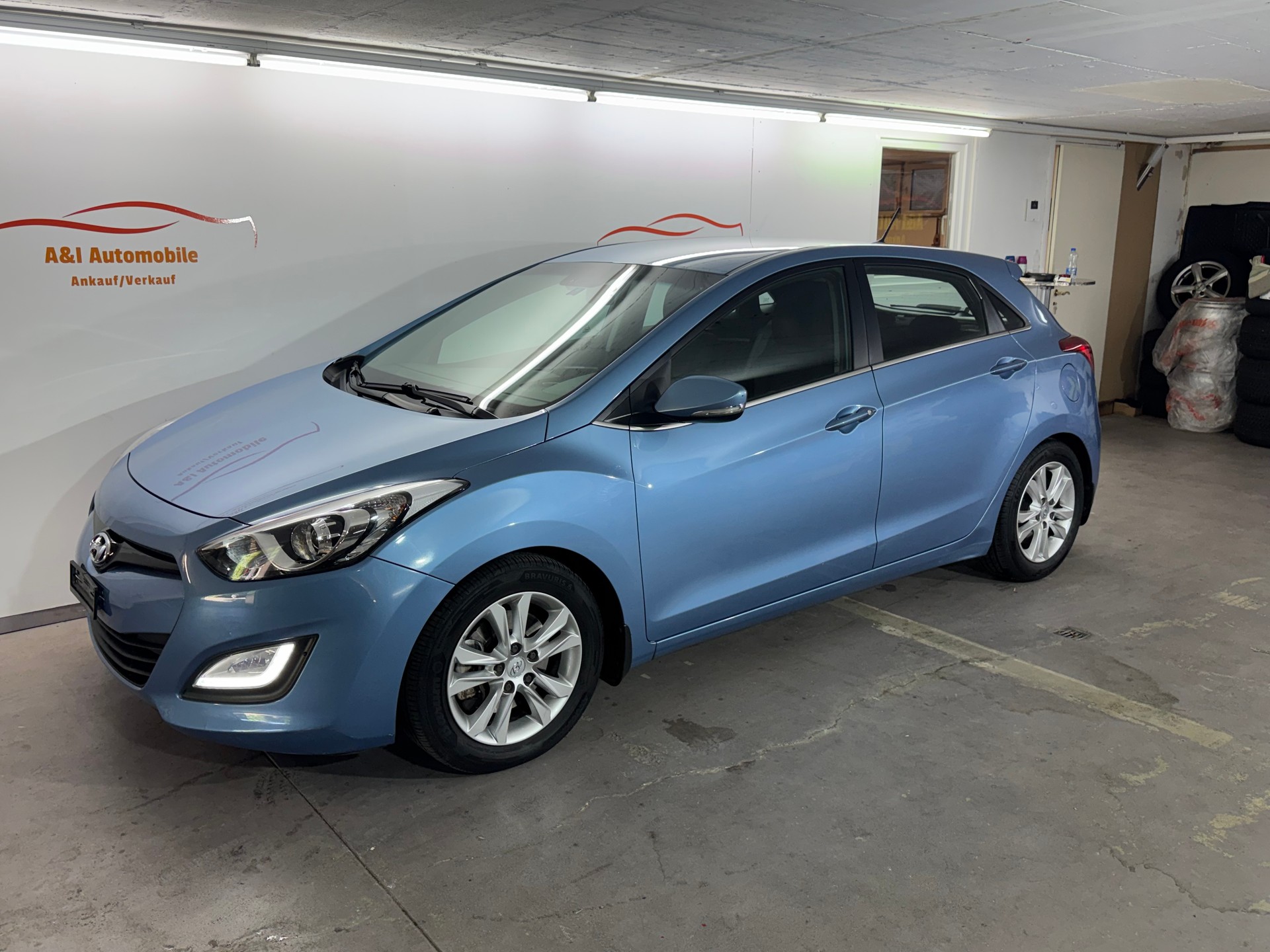 HYUNDAI i30 1.6 GDI Style Automatic-image-0