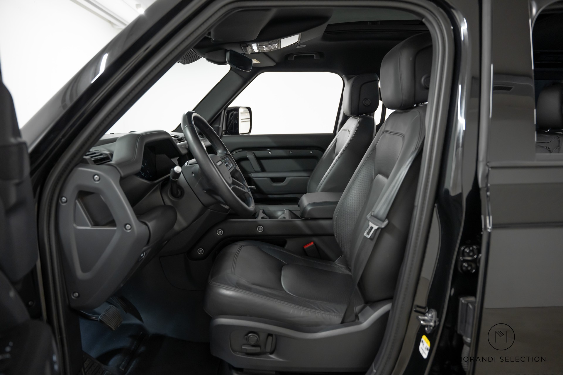 LAND ROVER Defender 110 3.0 D I6 300 X-Dynamic HSE-image-15