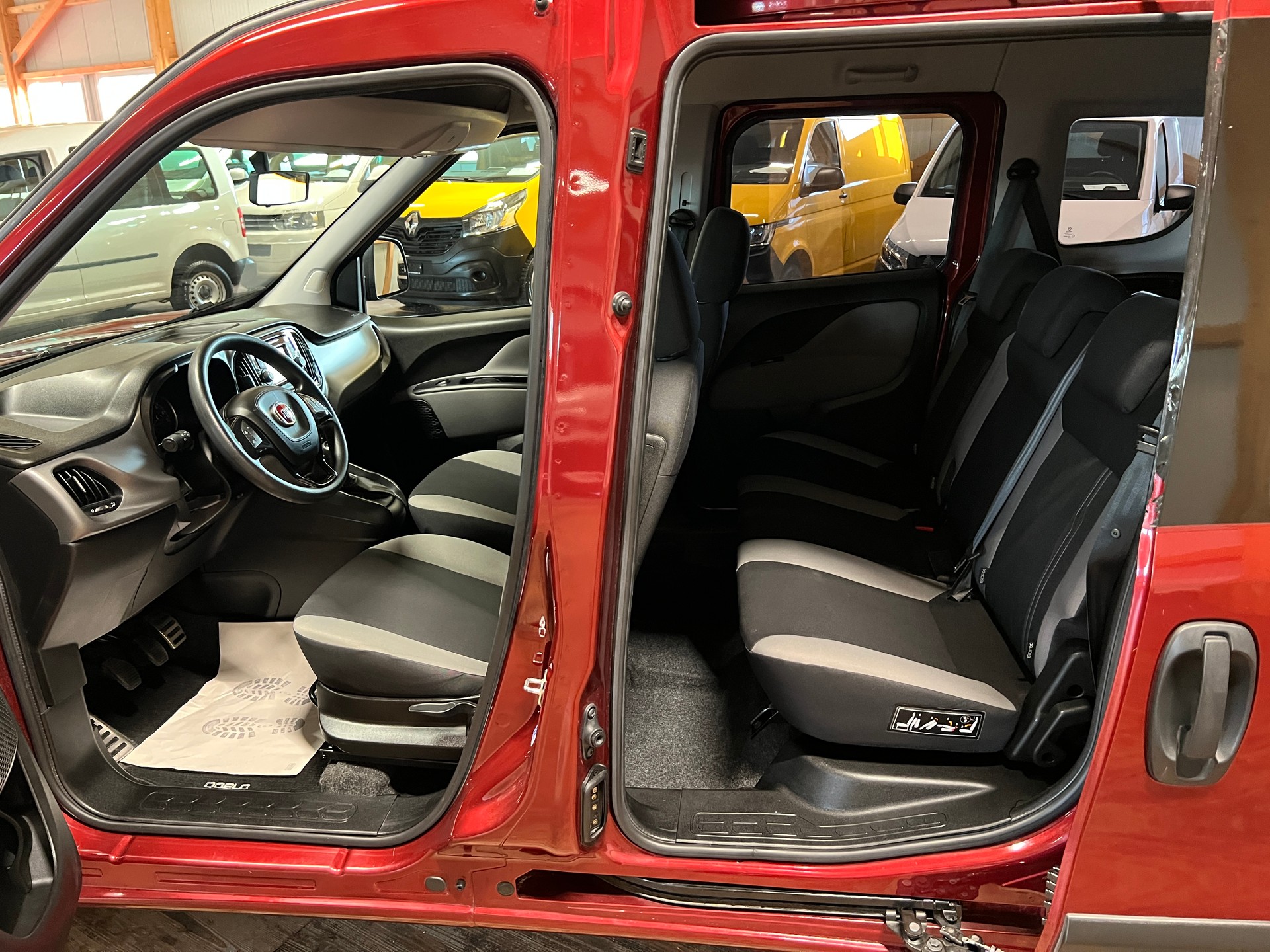 FIAT Doblò 1.6 Multi Jet Easy-image-12