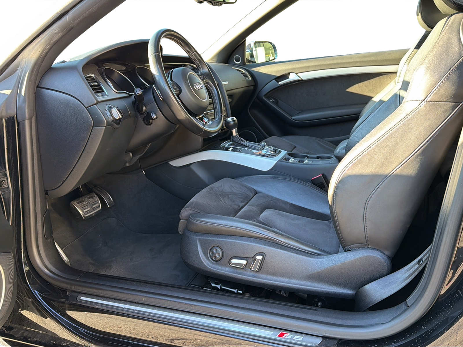 AUDI S5 Cabriolet 3.0 V6 TFSI quattro S-Tronic-image-9