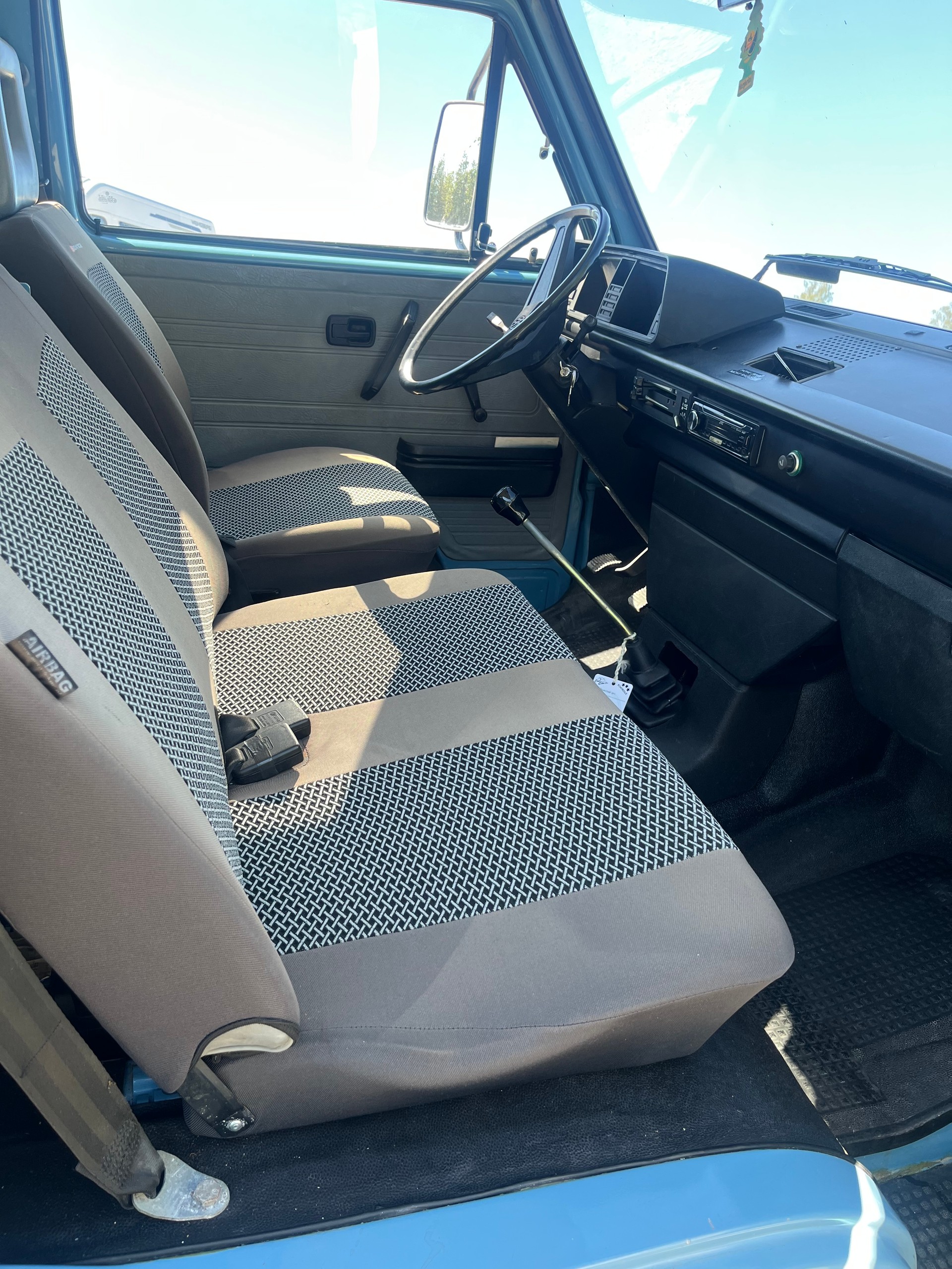 VW T3 Typ 2 Doka Bus 2.1L-image-3