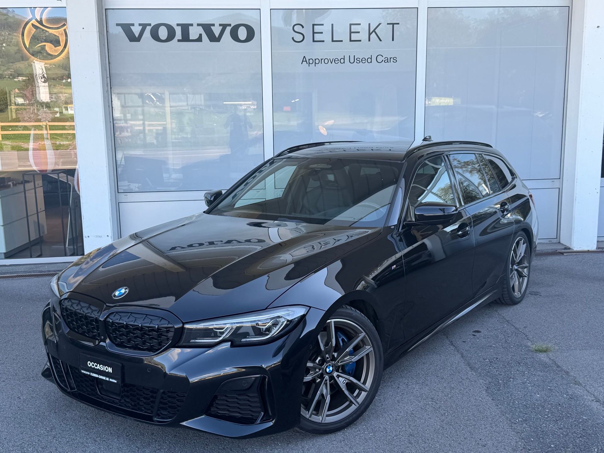 BMW M340i xDrive 48V Touring Steptronic-image-0