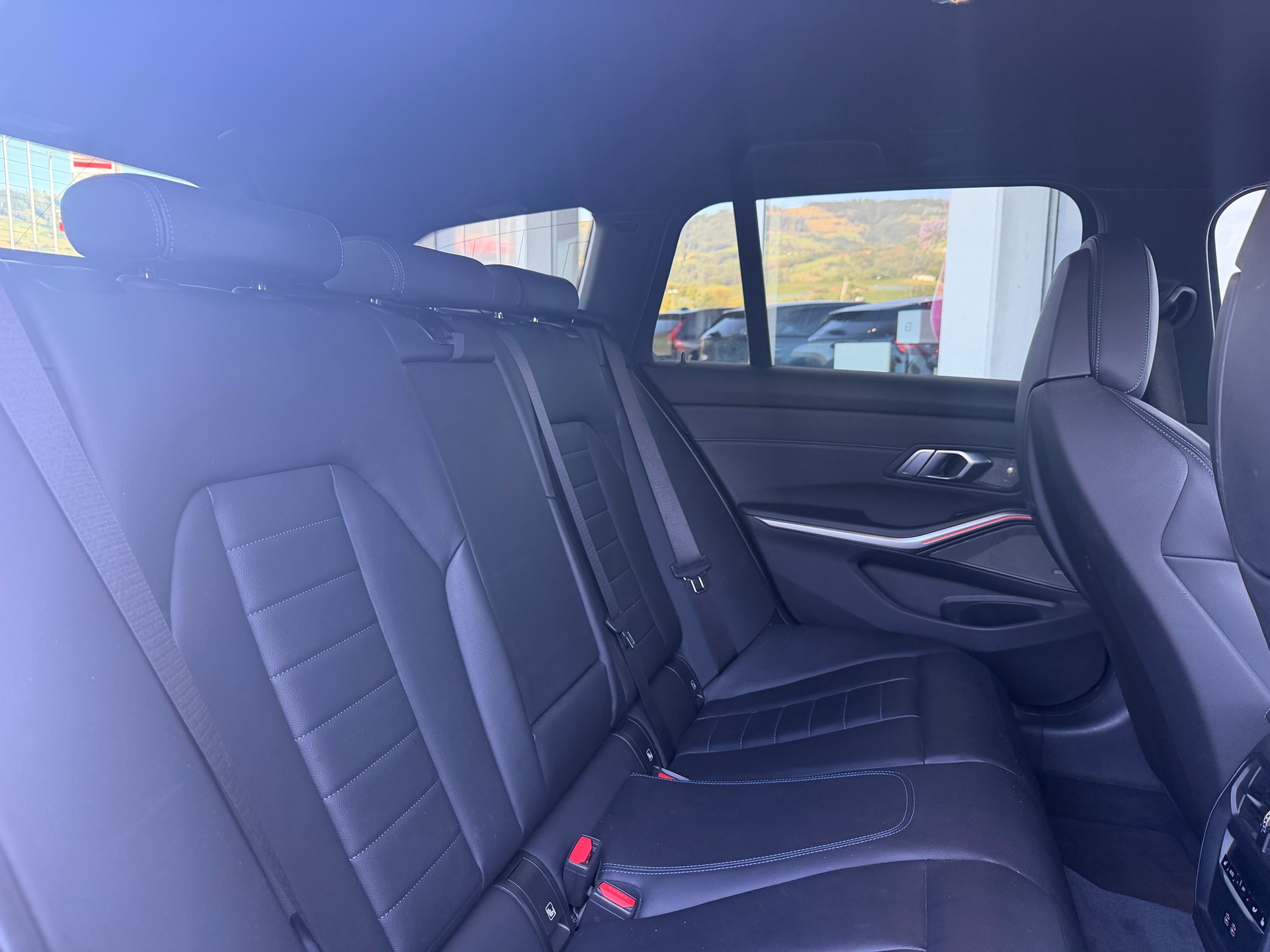 BMW M340i xDrive 48V Touring Steptronic-image-5
