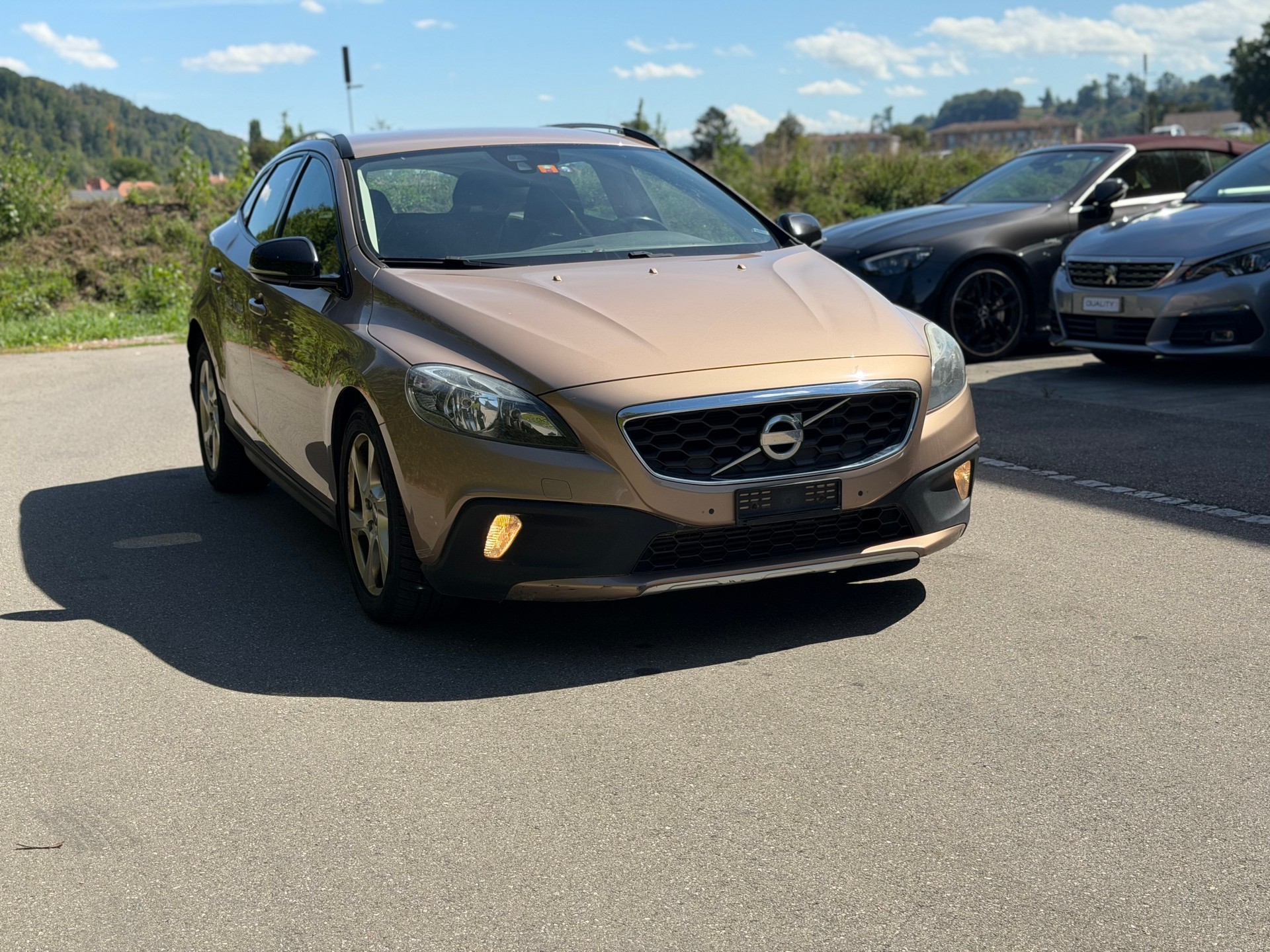 VOLVO V40 D2 Momentum Powershift-showroom-element-2