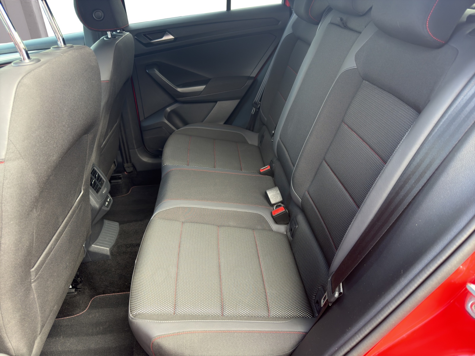 VW T-Roc 2.0 TSI Sport DSG 4Motion-image-10