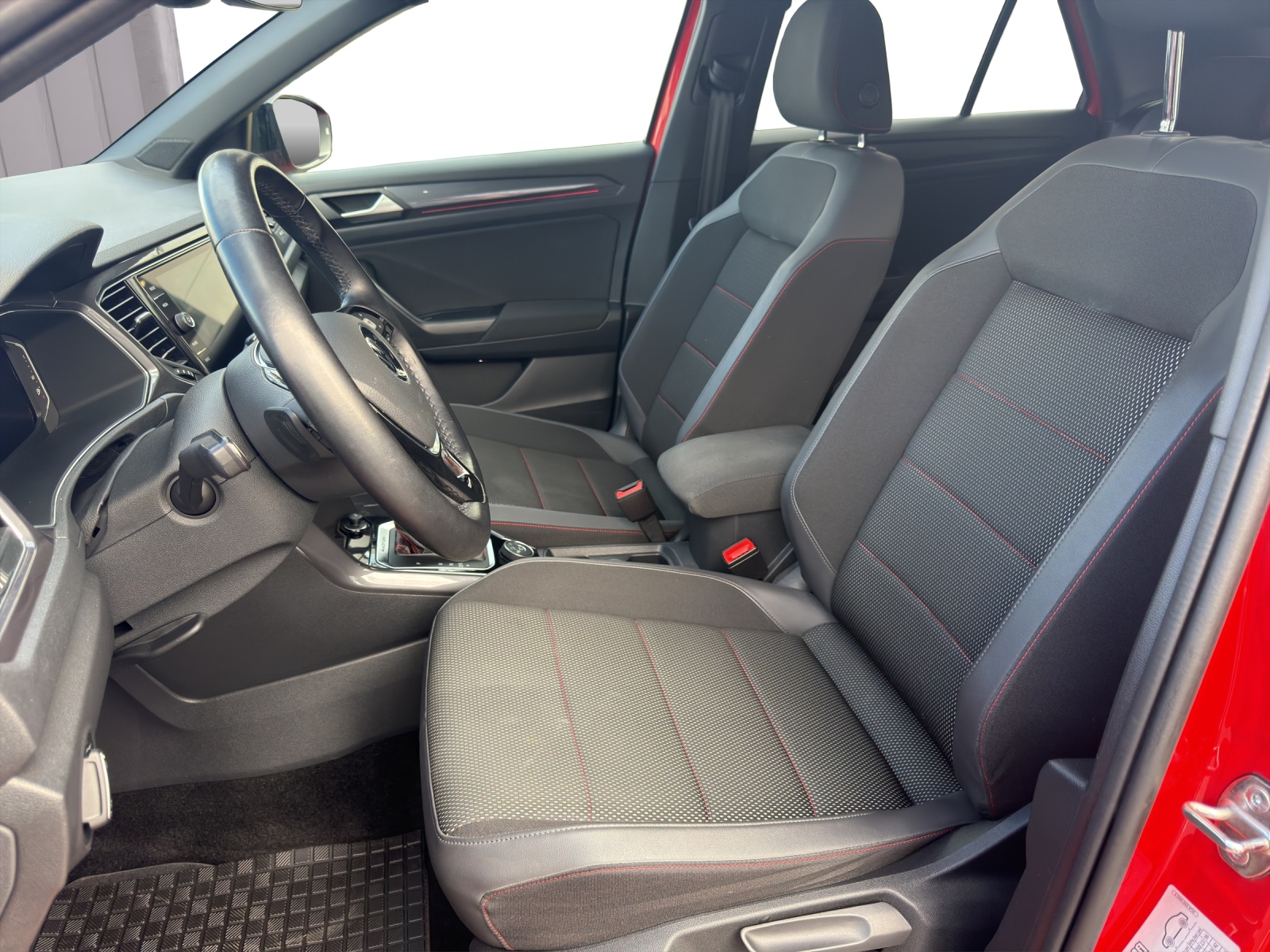 VW T-Roc 2.0 TSI Sport DSG 4Motion-image-9