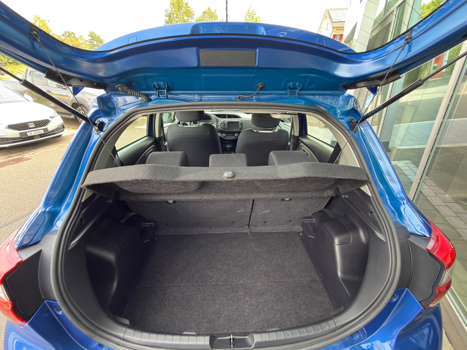 TOYOTA Yaris 1.5 VVT-i Hybrid Trend e-CVT-image-11