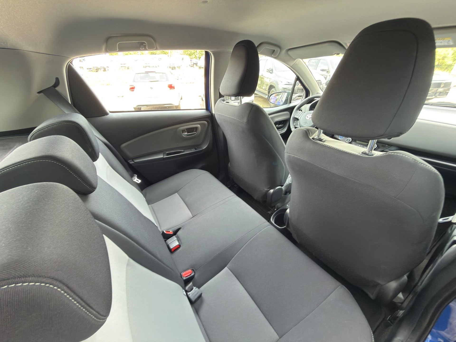 TOYOTA Yaris 1.5 VVT-i Hybrid Trend e-CVT-image-9