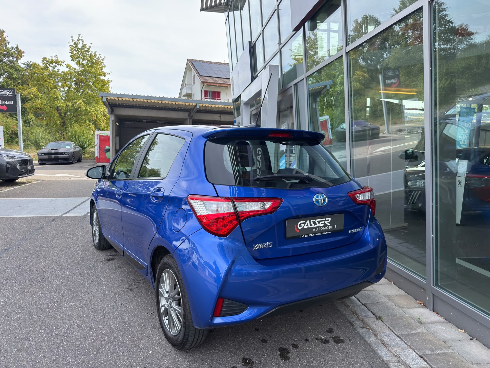 TOYOTA Yaris 1.5 VVT-i Hybrid Trend e-CVT-image-4