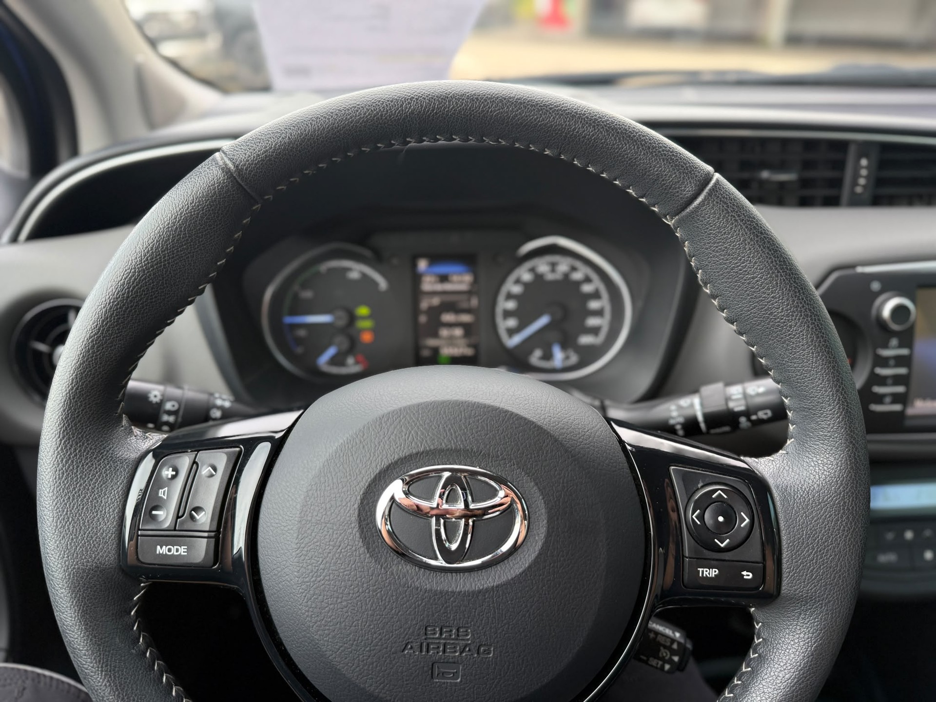 TOYOTA Yaris 1.5 VVT-i Hybrid Trend e-CVT-image-7