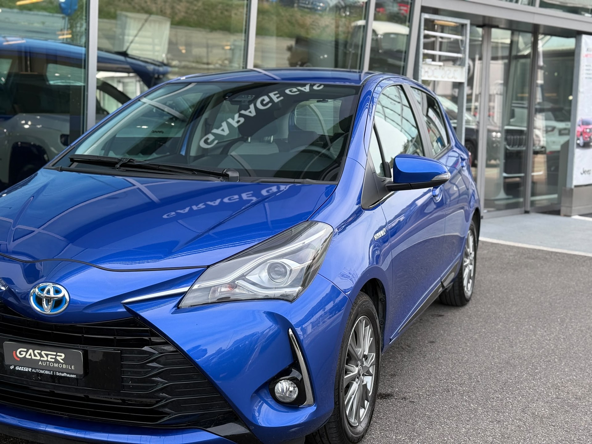 TOYOTA Yaris 1.5 VVT-i Hybrid Trend e-CVT-image-1