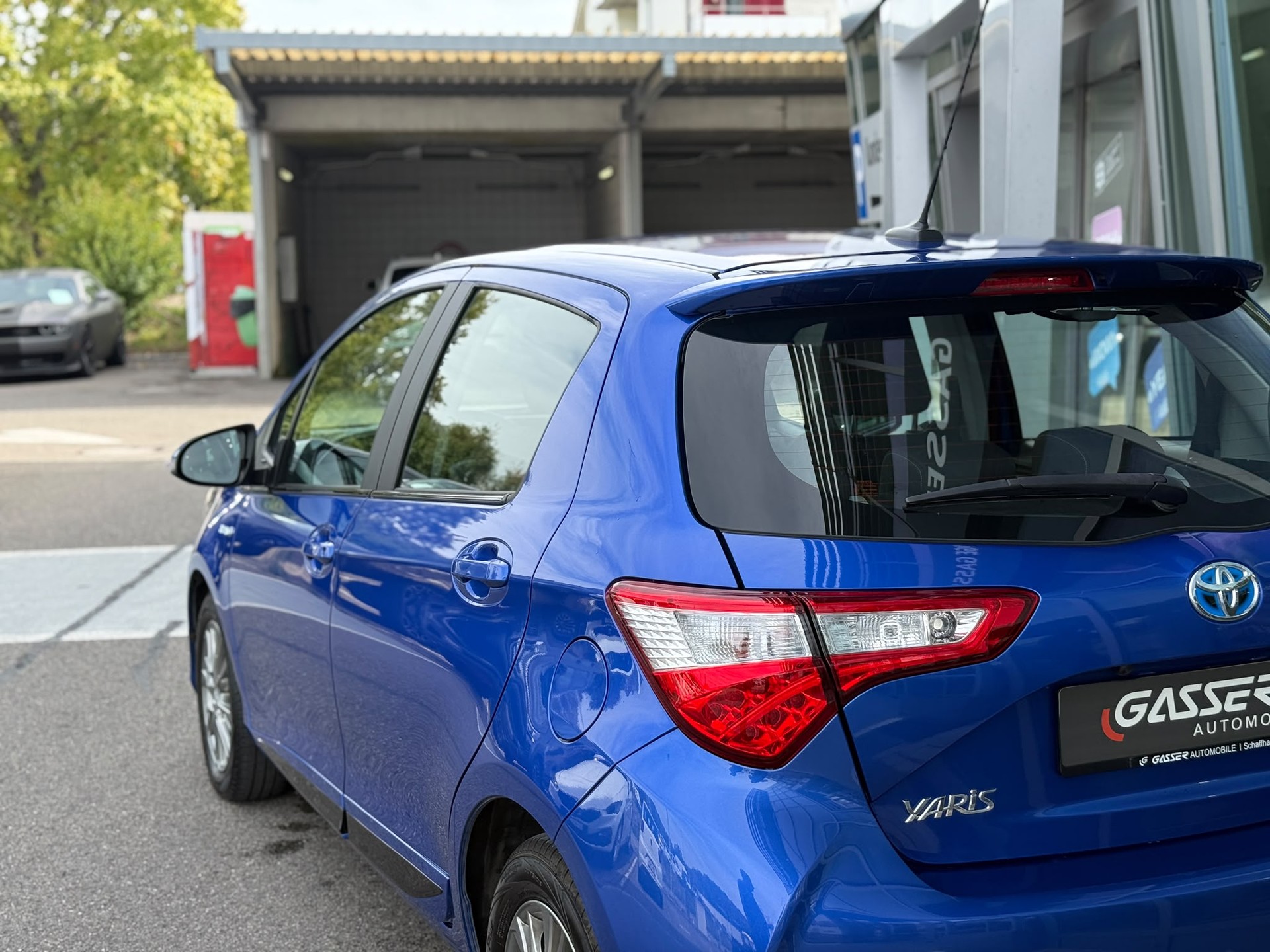 TOYOTA Yaris 1.5 VVT-i Hybrid Trend e-CVT-image-3