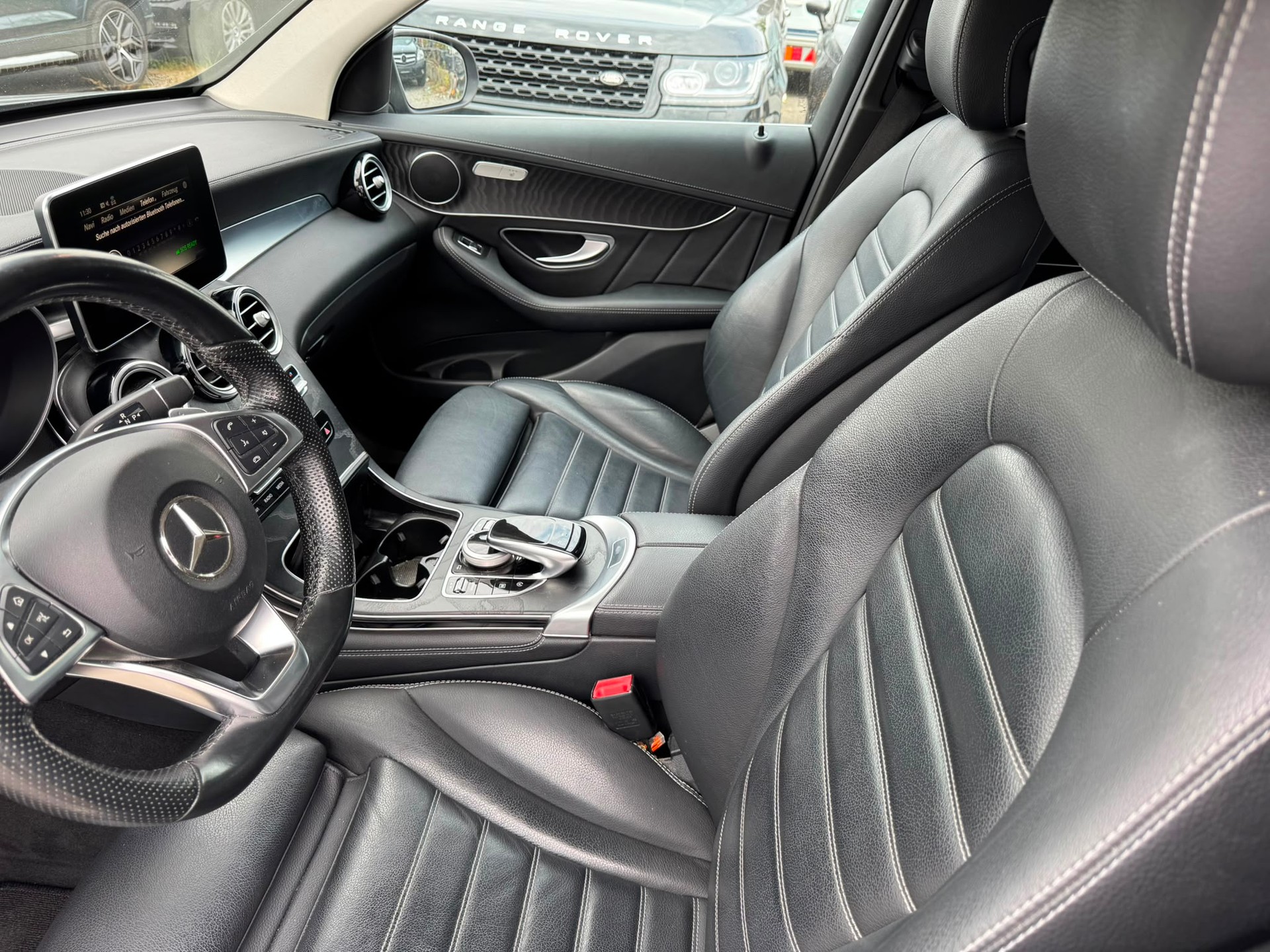 MERCEDES-BENZ GLC 250 d AMG Line 4Matic 9G-Tronic-image-13