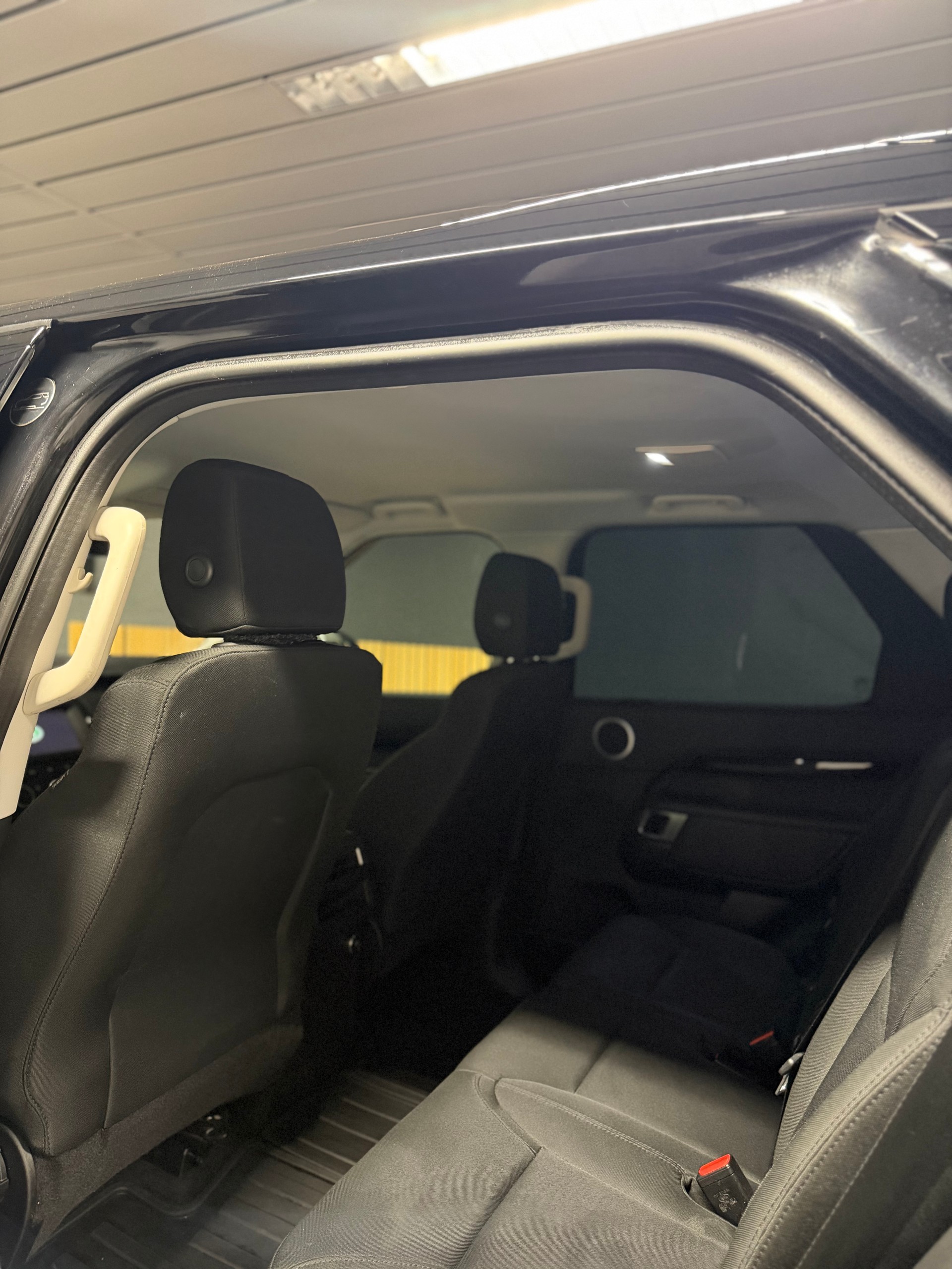 LAND ROVER Discovery 3.0 SDV6 HSE Luxury Automatic-image-12