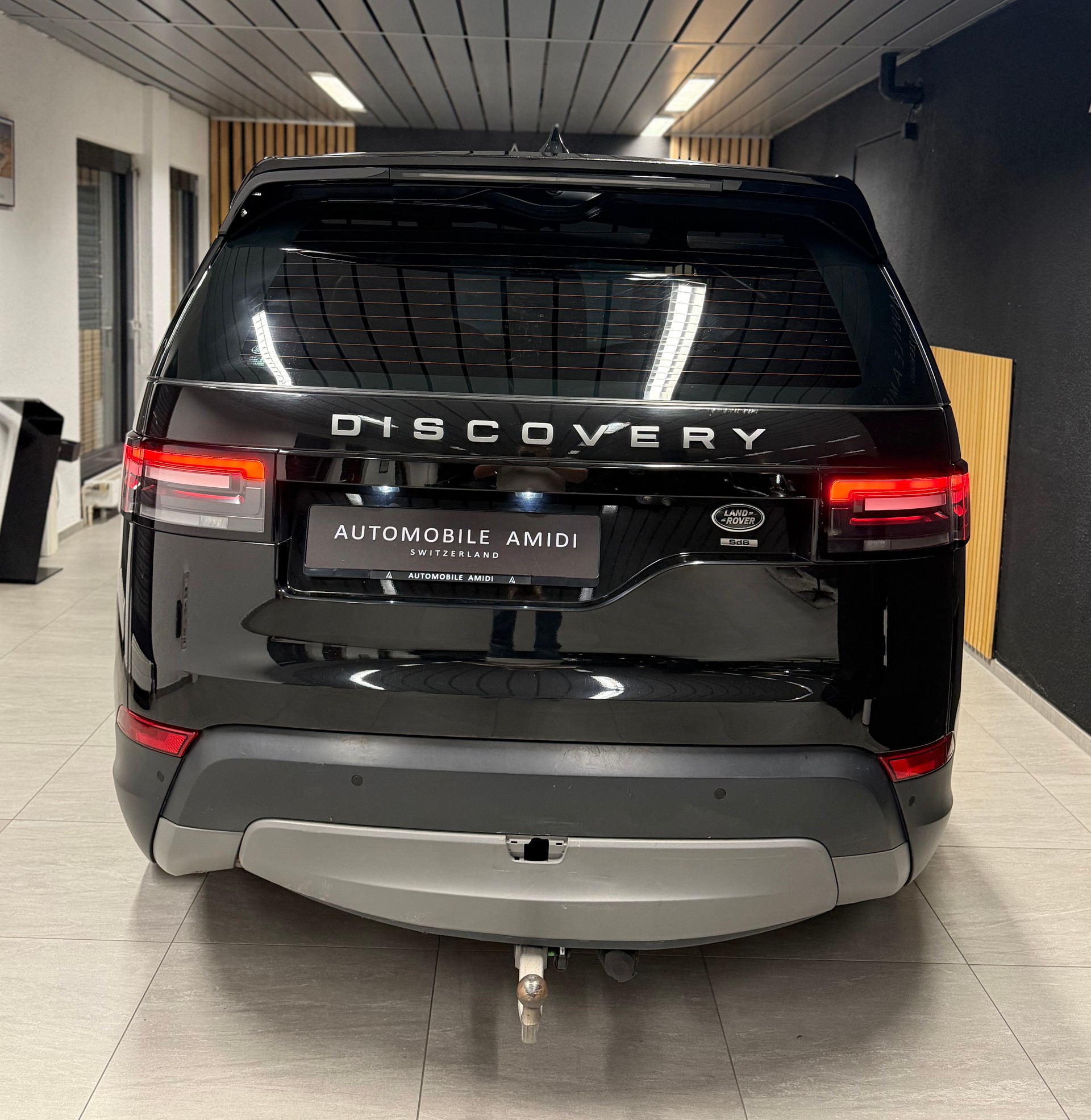 LAND ROVER Discovery 3.0 SDV6 HSE Luxury Automatic-image-4