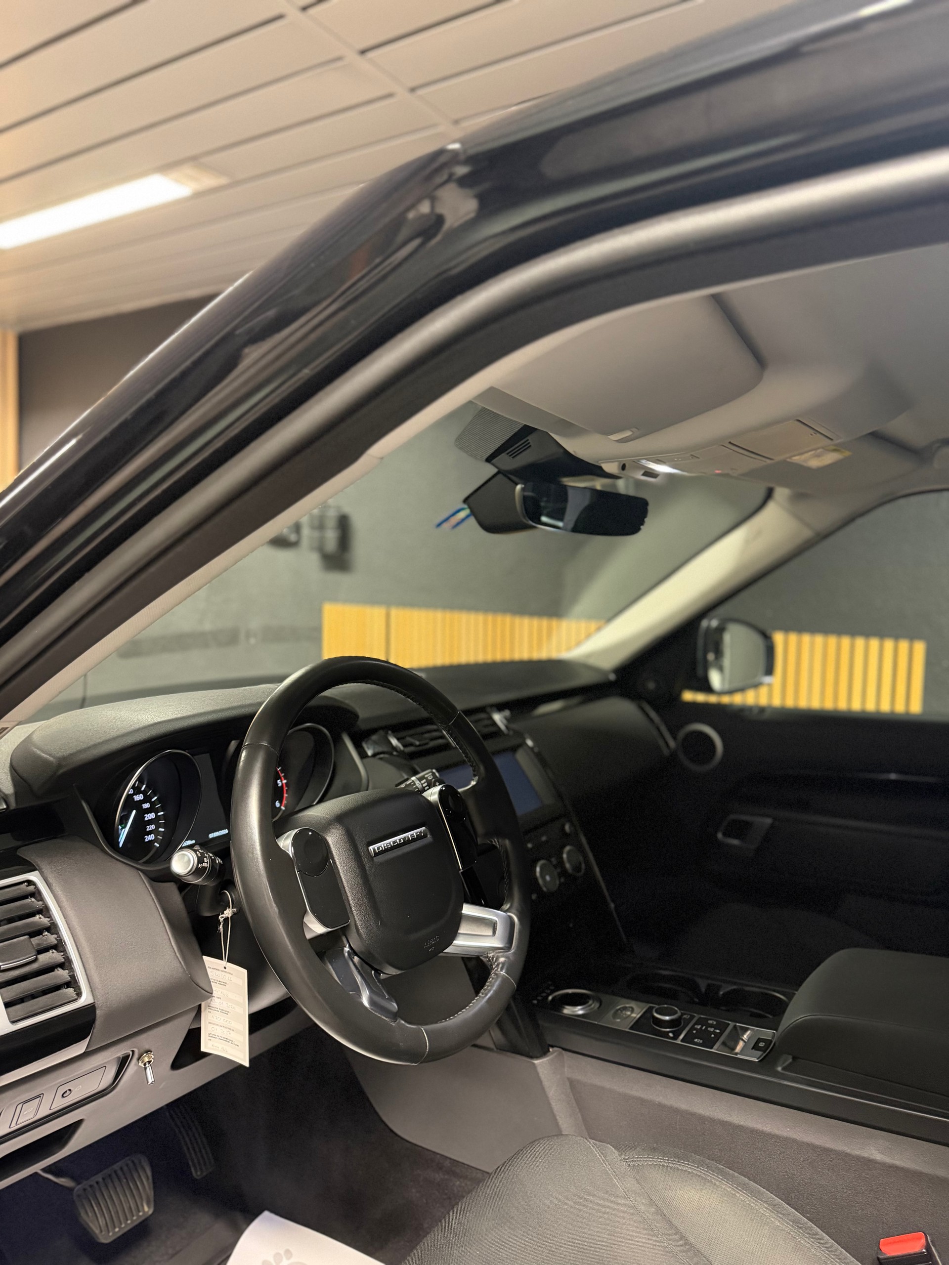 LAND ROVER Discovery 3.0 SDV6 HSE Luxury Automatic-image-9