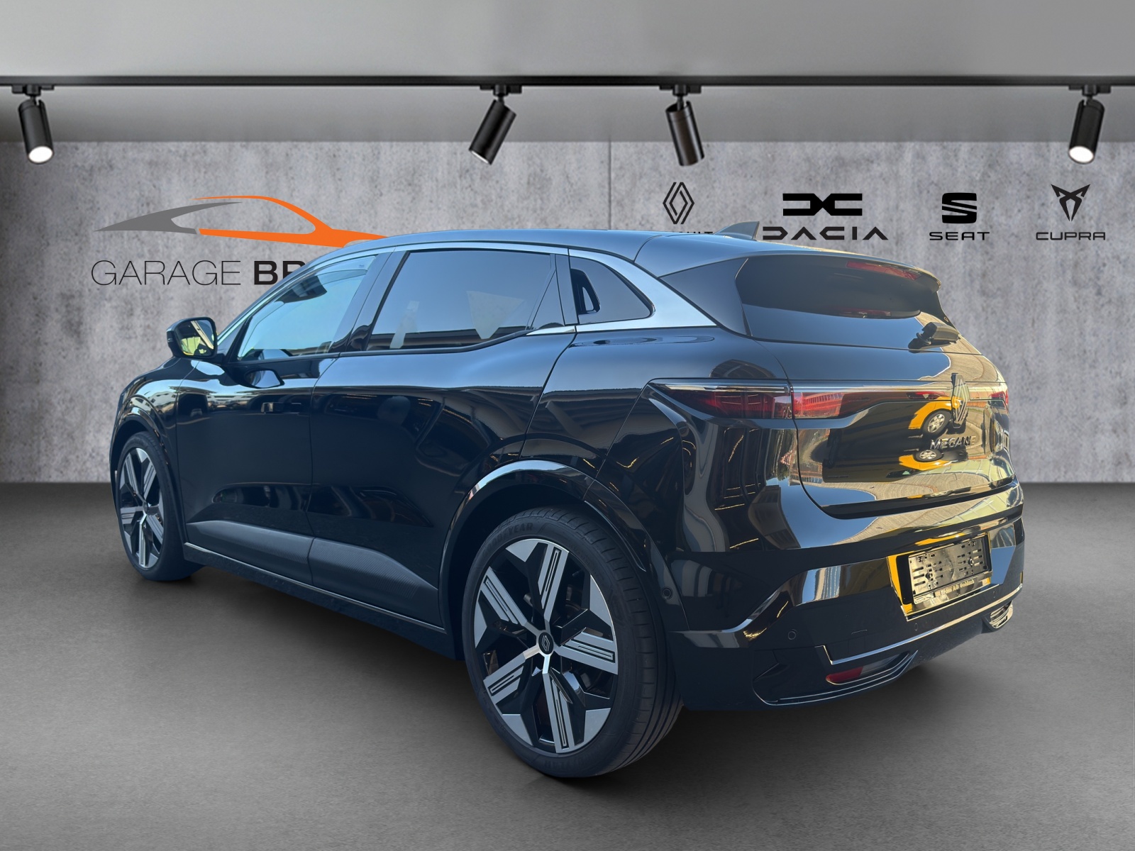 RENAULT Mégane E-TECH EV60 Iconic-showroom-element-3