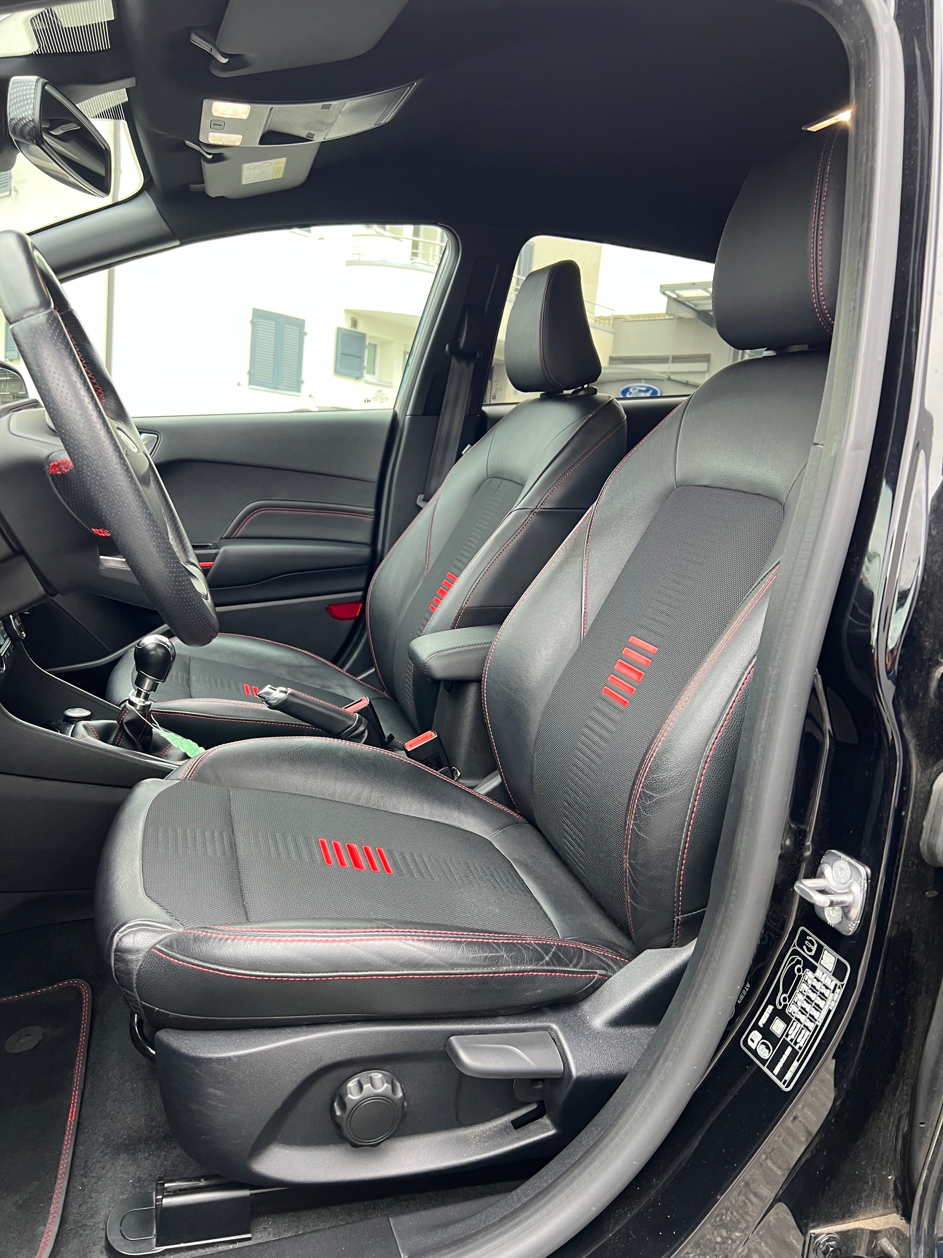 FORD Fiesta 1.0 SCTi ST Line-image-5