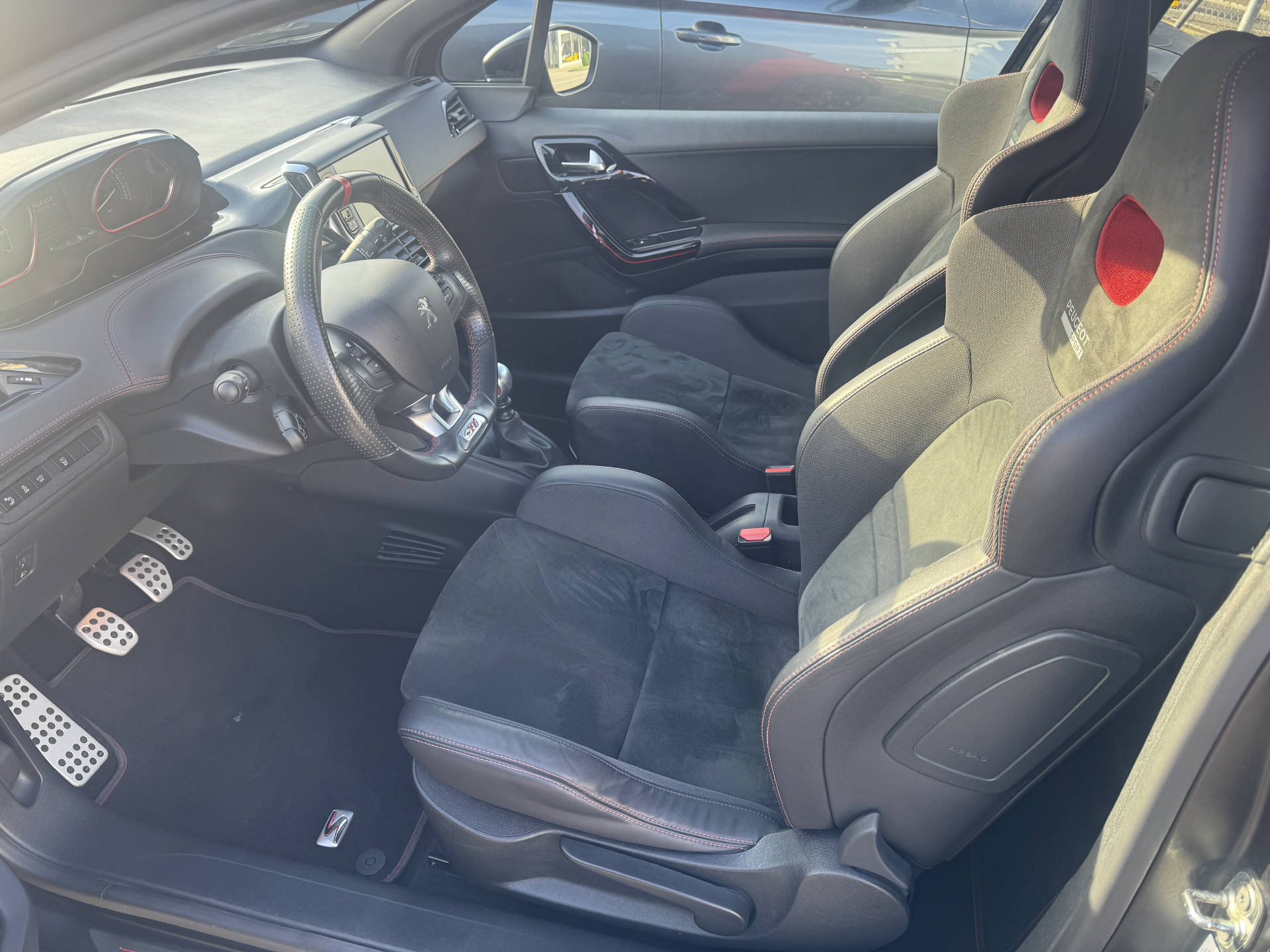 PEUGEOT 208 1.6 Turbo GTi 30th-image-6