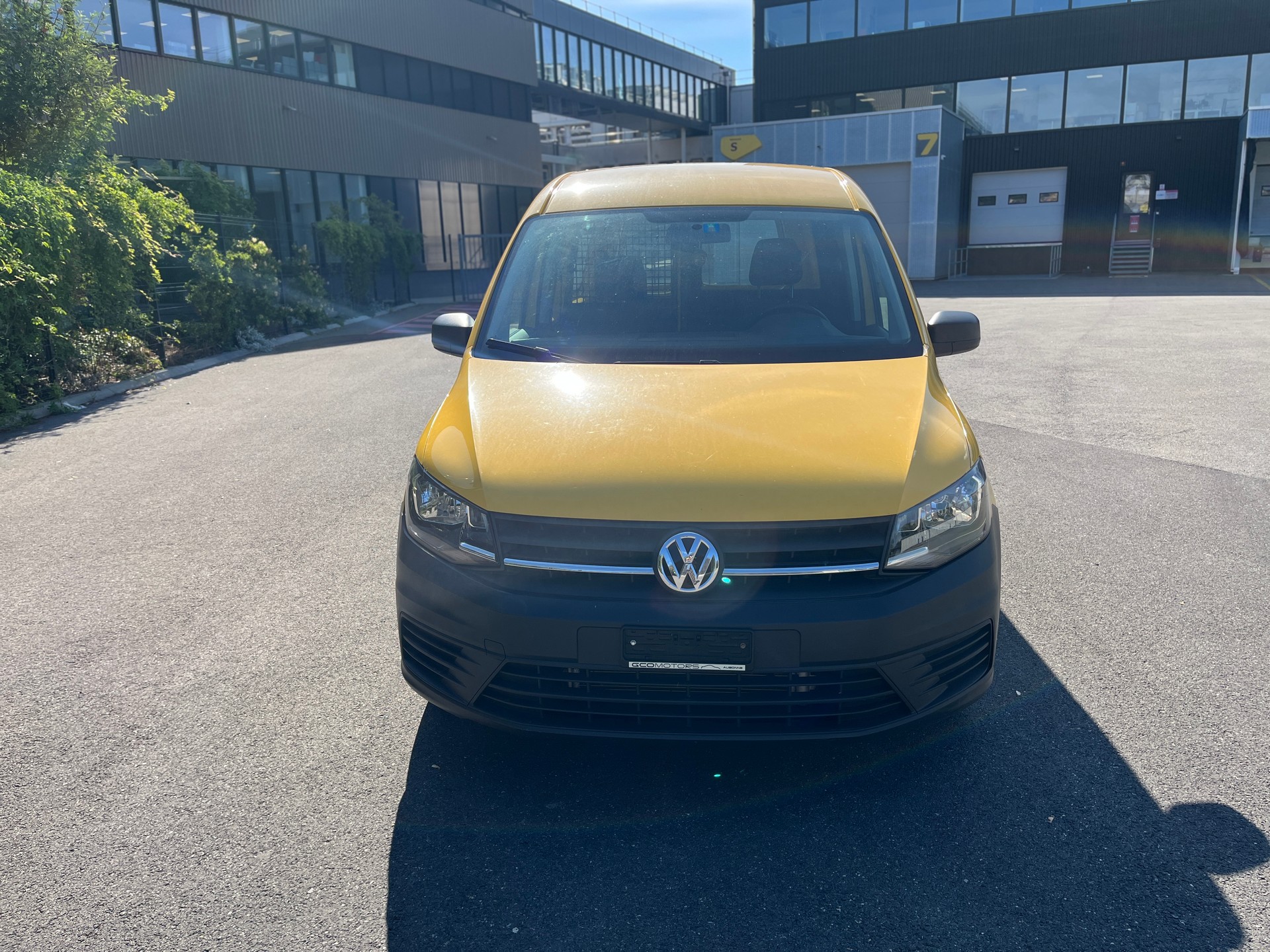 VW Caddy Maxi 1.0TSI BlueMotion Technology-image-8