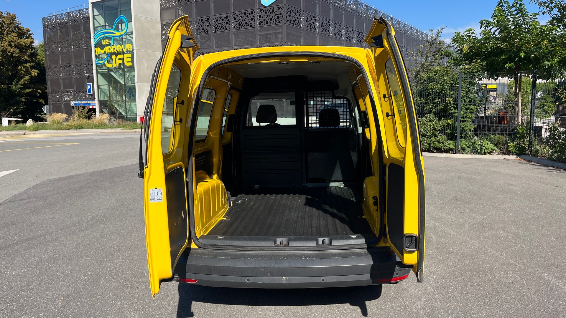 VW Caddy Maxi 1.0TSI BlueMotion Technology-image-14