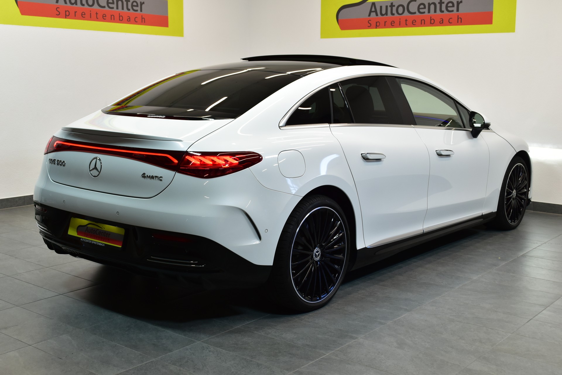 MERCEDES-BENZ EQE 500 AMG Line 4 Matic-image-14