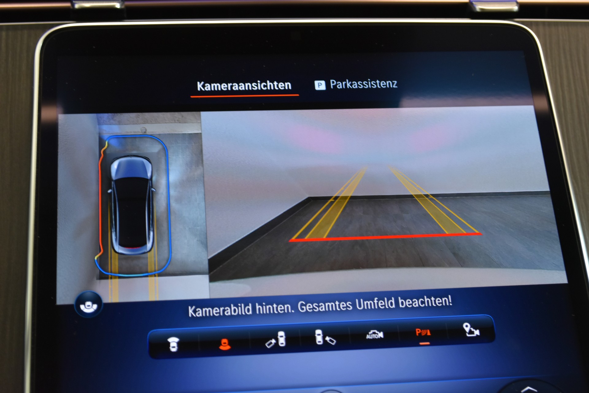 MERCEDES-BENZ EQE 500 AMG Line 4 Matic-image-7