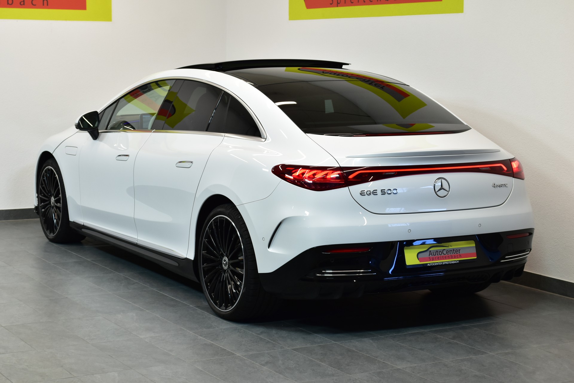MERCEDES-BENZ EQE 500 AMG Line 4 Matic-image-12