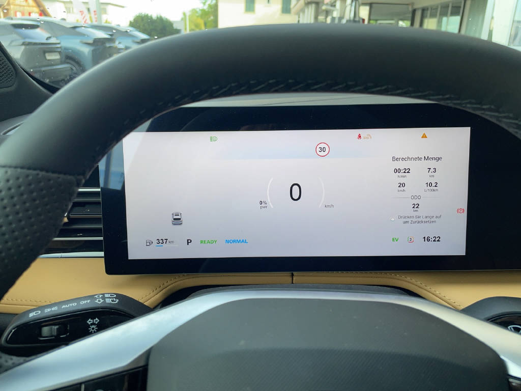 MG HS 1.5 Hybrid Luxury-image-5