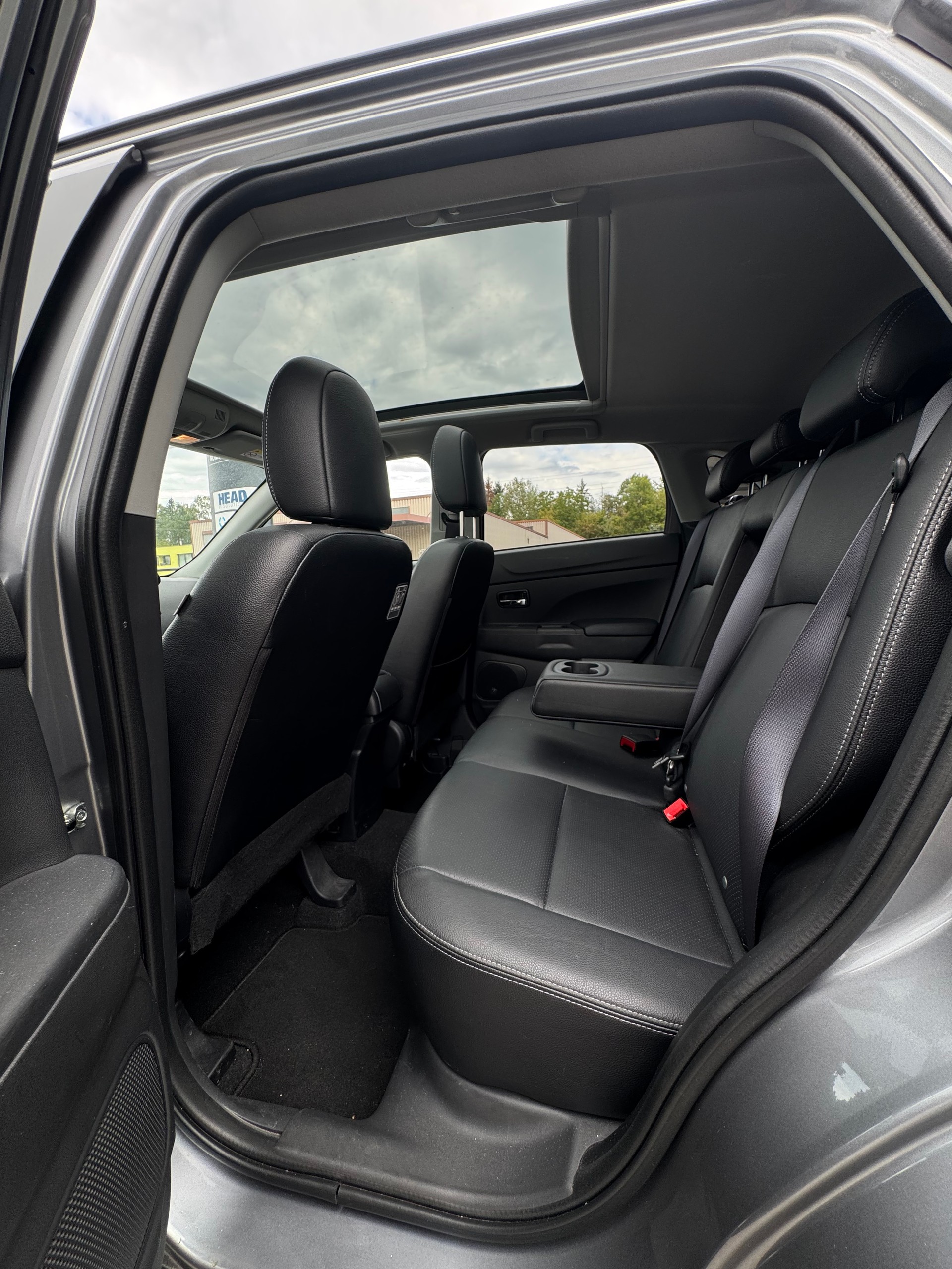 MITSUBISHI ASX 2.2 DID Navigator 4WD Automatic-image-3