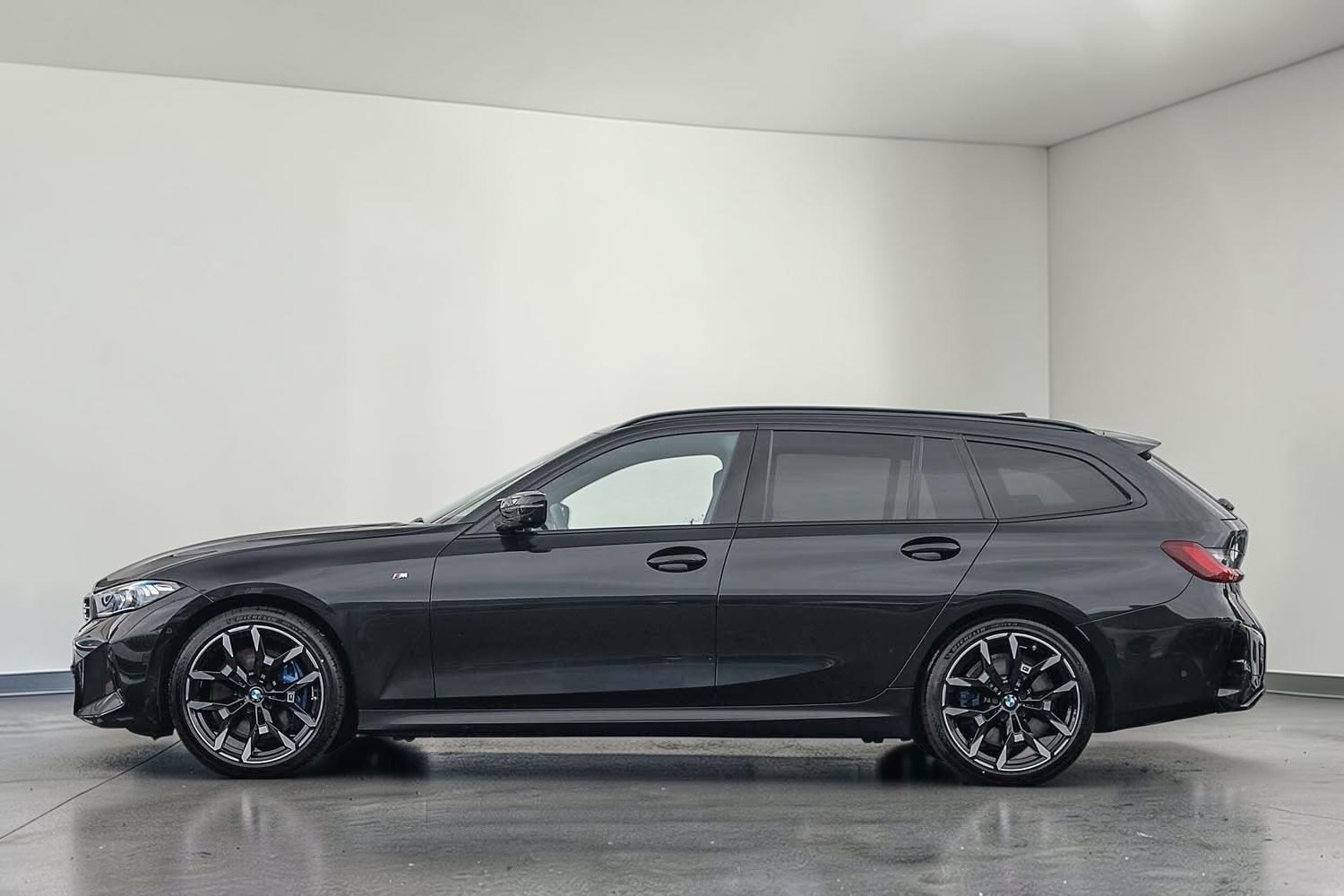 BMW M340i xDrive 48V Touring Steptronic-image-2