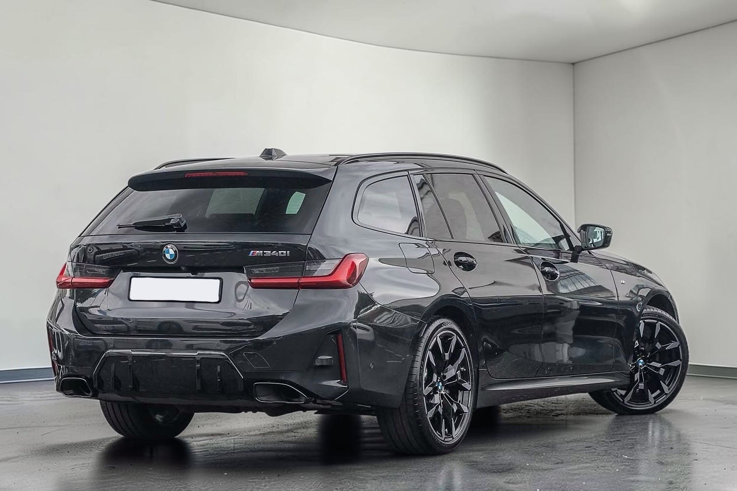 BMW M340i xDrive 48V Touring Steptronic-image-1