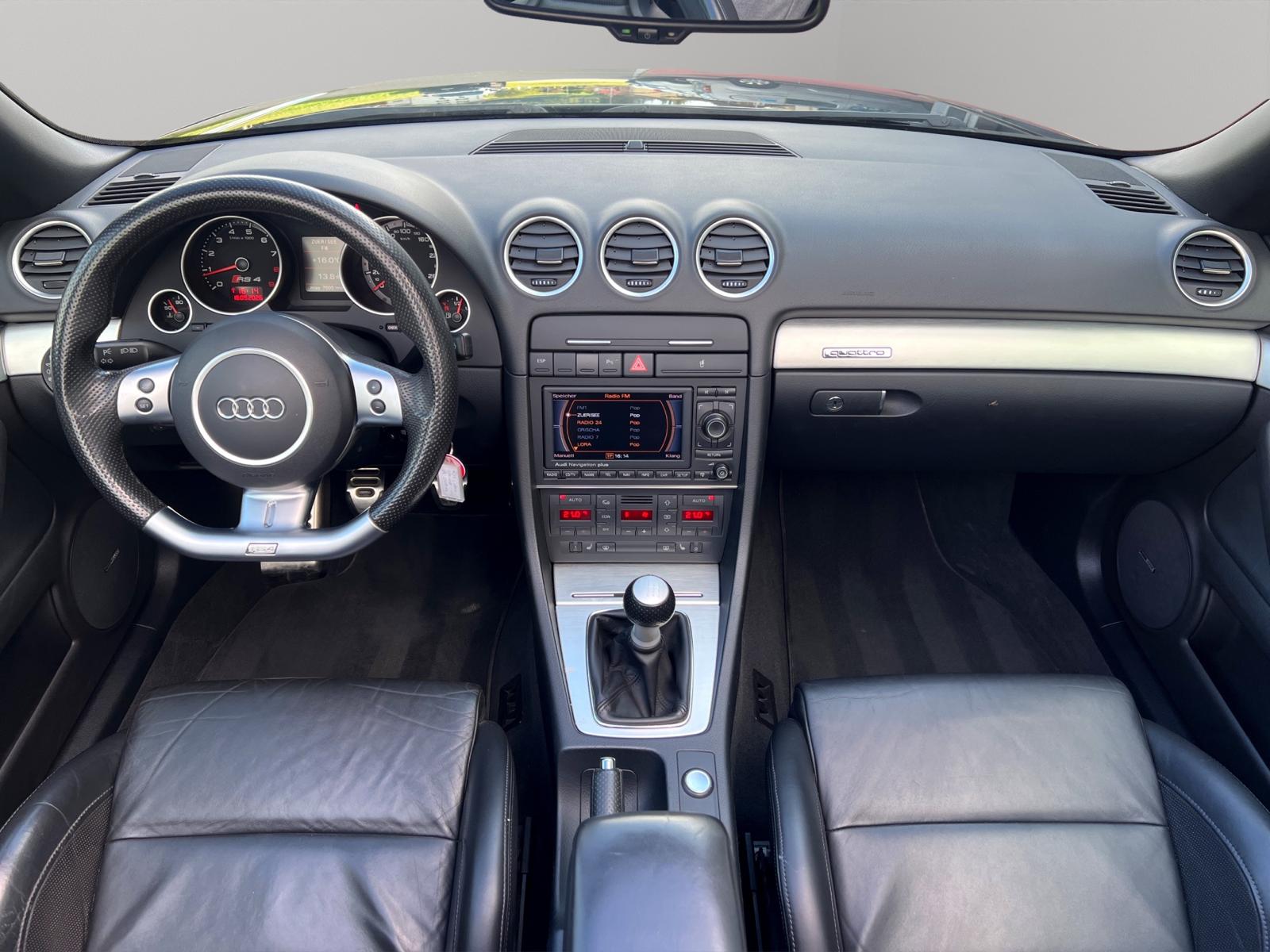 AUDI RS4 Cabriolet 4.2 V8 quattro-image-14