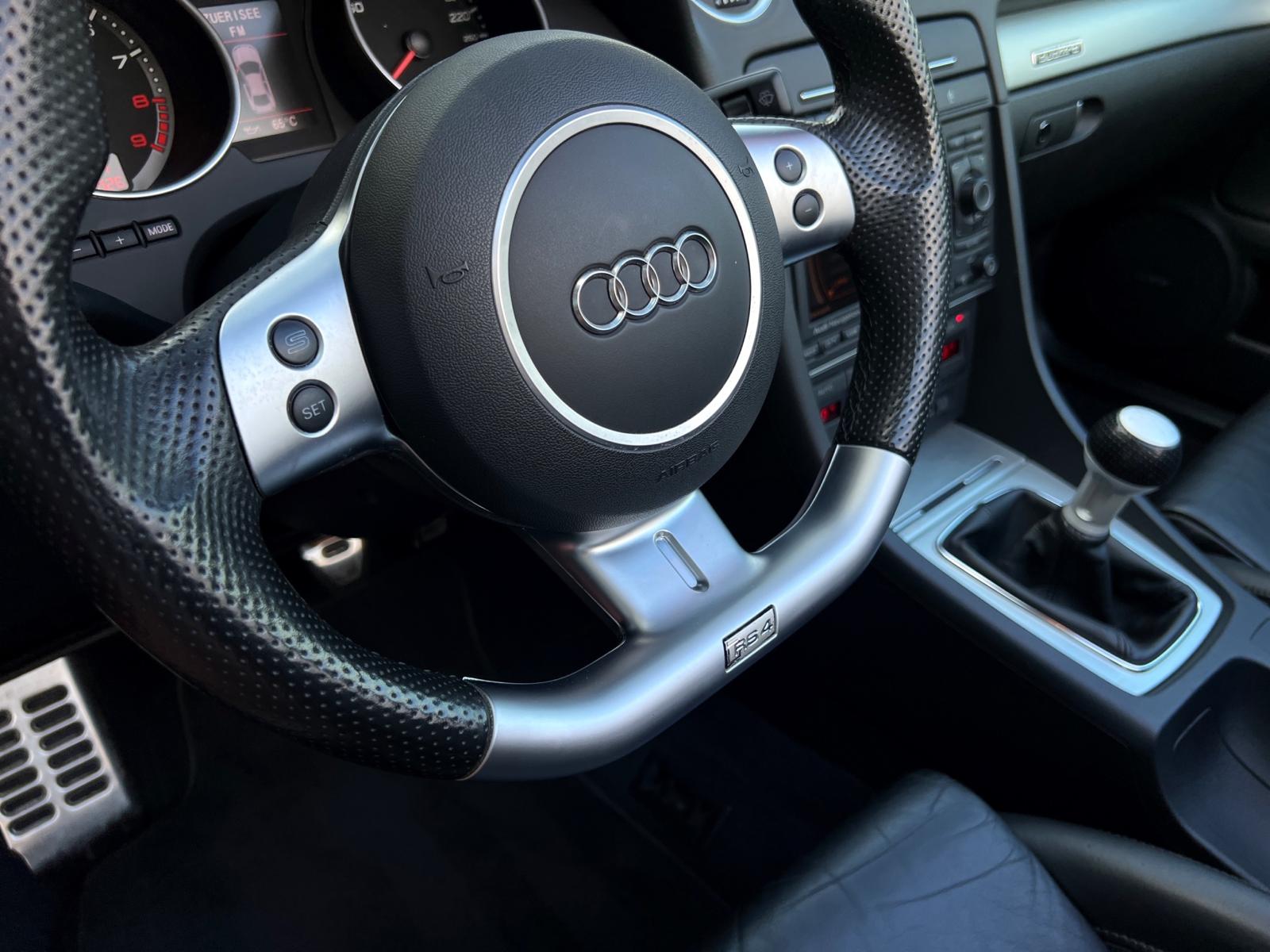 AUDI RS4 Cabriolet 4.2 V8 quattro-image-17