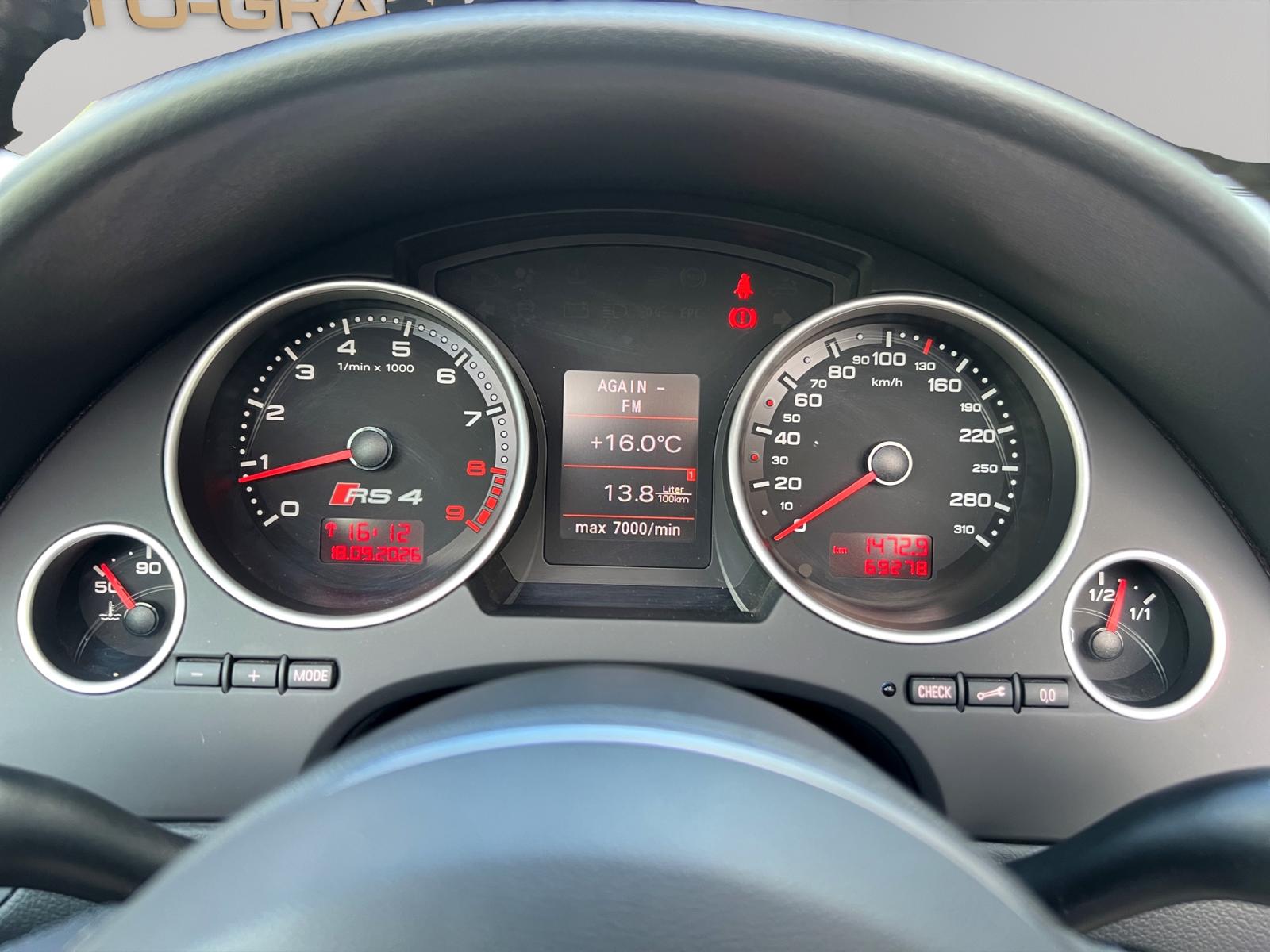 AUDI RS4 Cabriolet 4.2 V8 quattro-image-16