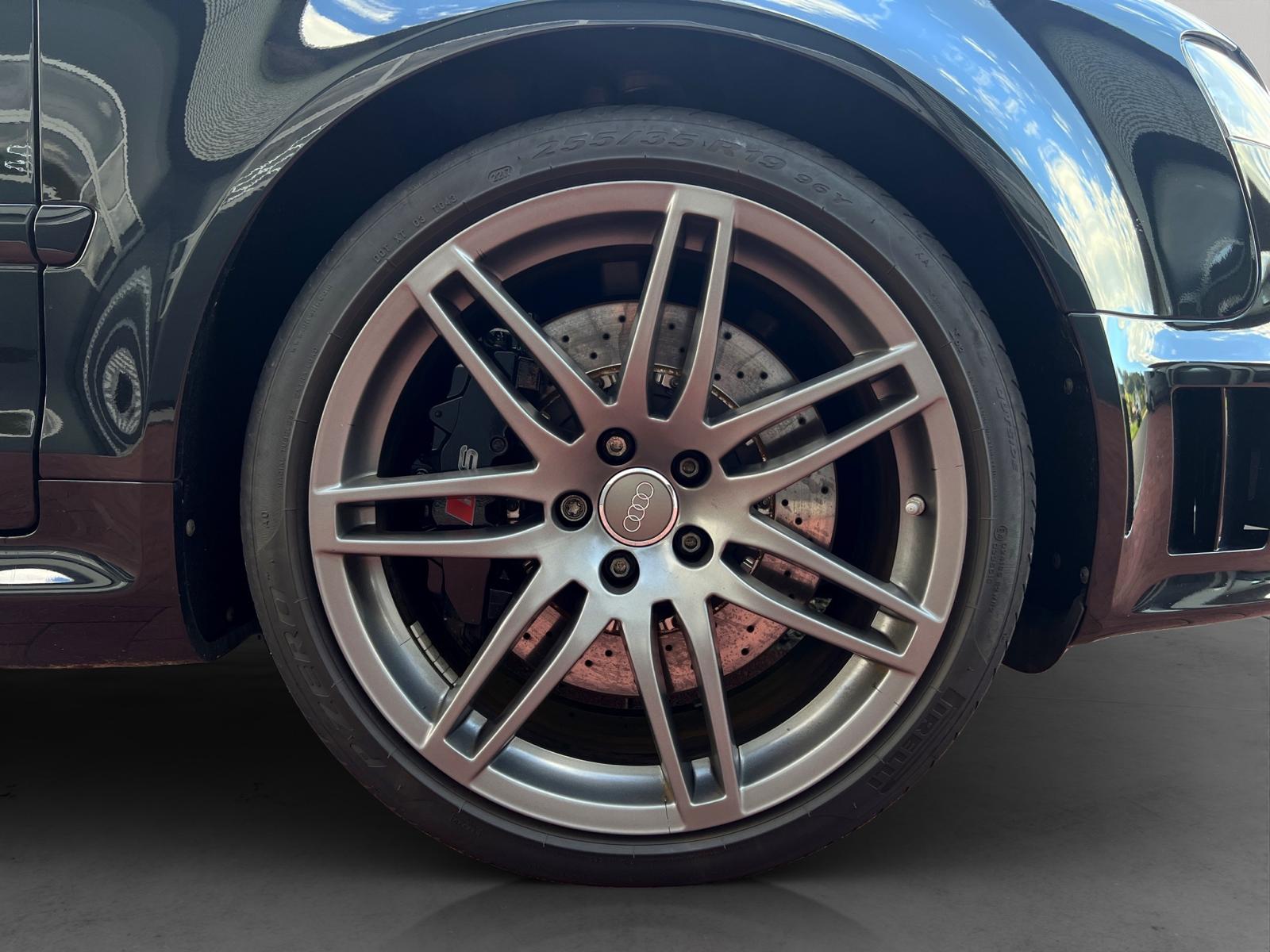 AUDI RS4 Cabriolet 4.2 V8 quattro-image-10