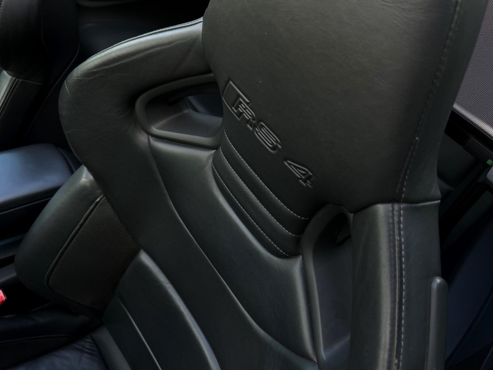 AUDI RS4 Cabriolet 4.2 V8 quattro-image-12